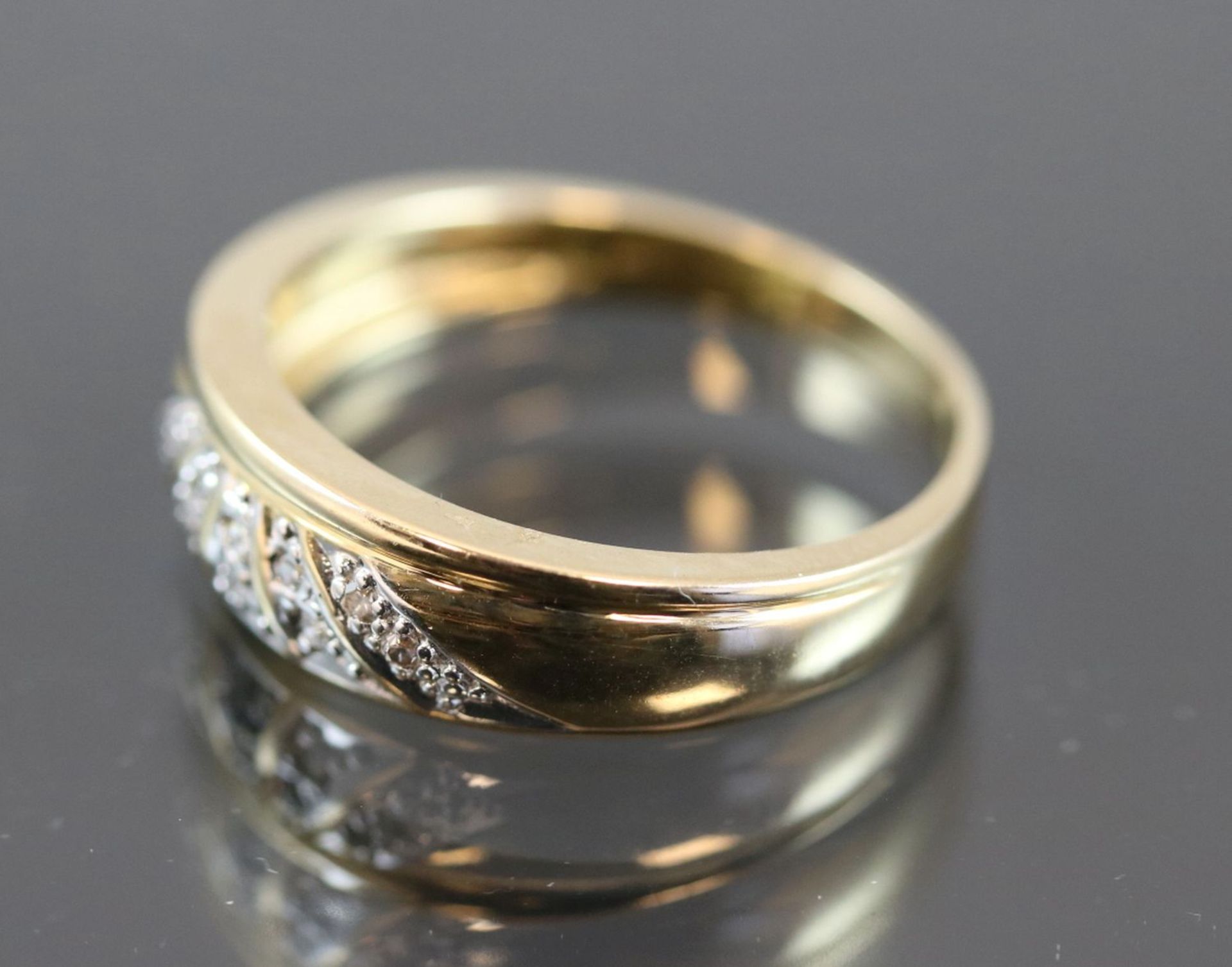 Diamant-Ring, 585 Gelbgold3,5 Gramm 10 Diamanten, 0,10 ct., w/si. Ringgröße: 54Schätzpreis: 400,- - Bild 2 aus 7