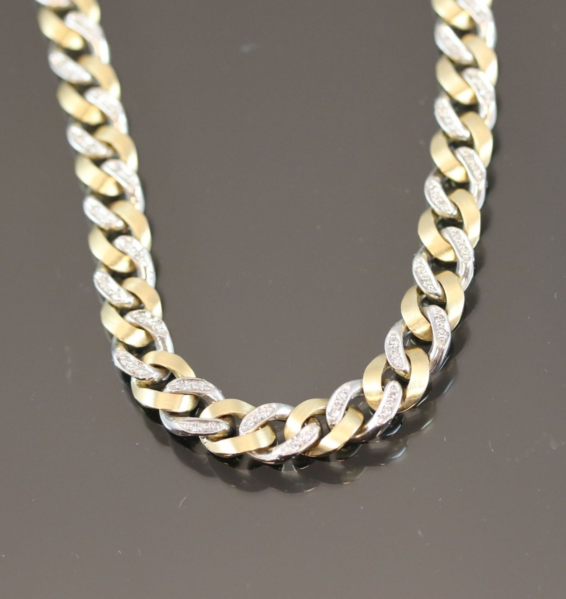 Diamant-Halskette, 585 Gold47,7 Gramm 72 Diamanten, 0,35 ct., w/si. Länge: 42 cm Schätzpreis: 4000,-