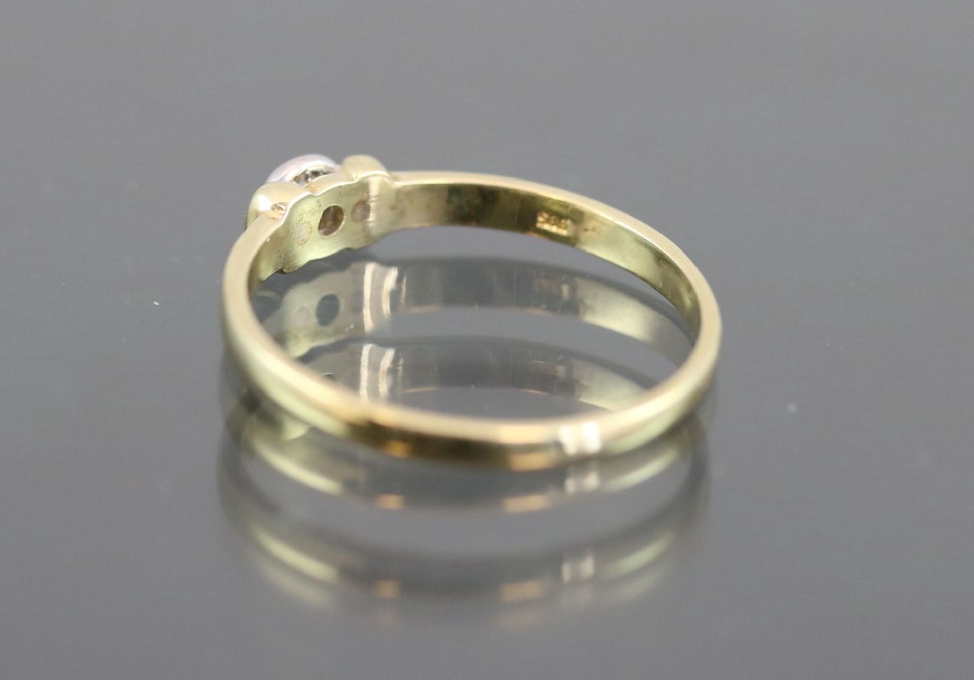 Brillant-Ring, 585 Gelbgold2 Gramm 1 Brillant, 0,05 ct., w/si. Ringgröße: 56Zustand: Neu-Nachlass - Bild 3 aus 3