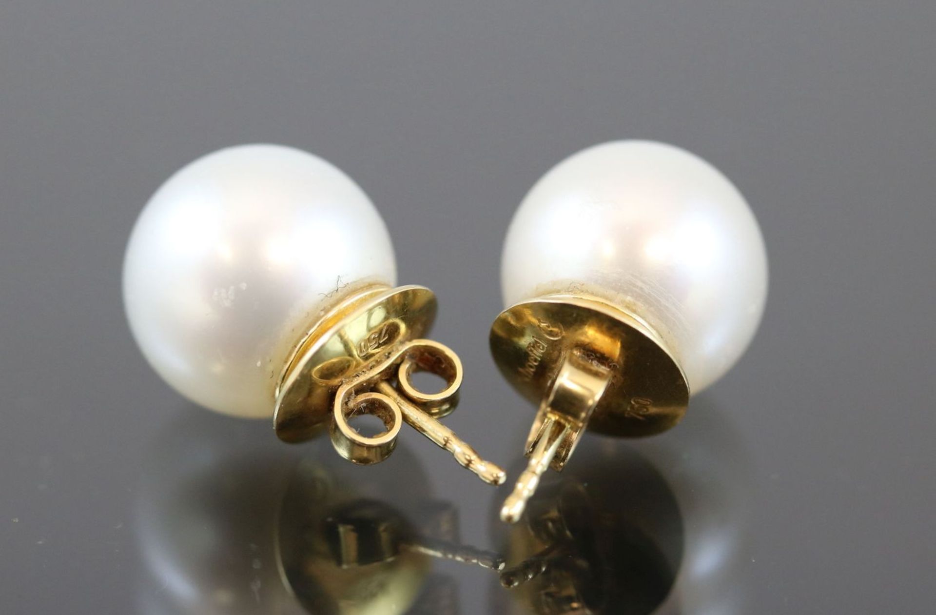 Südseeperlen-Ohrringe, 750 Geldbgold8,5 Gramm 2 Südseeperlen, Schoeffel-Perlen, 12,8 mm - Bild 7 aus 7