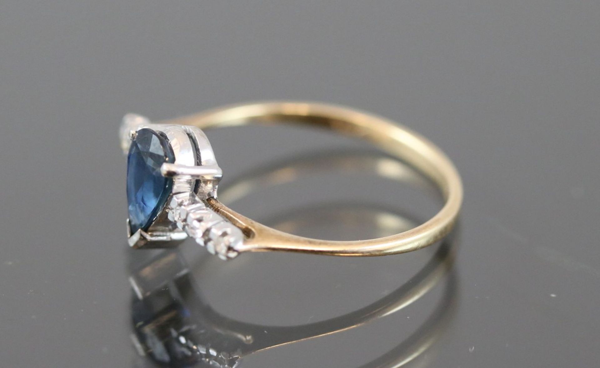 Saphir-Diamant-Ring, 585 Gold1,5 Gramm 6 Diamanten, 0,06 ct., w/p1. Ringgröße: 53Schätzpreis: 600,- - Bild 2 aus 7