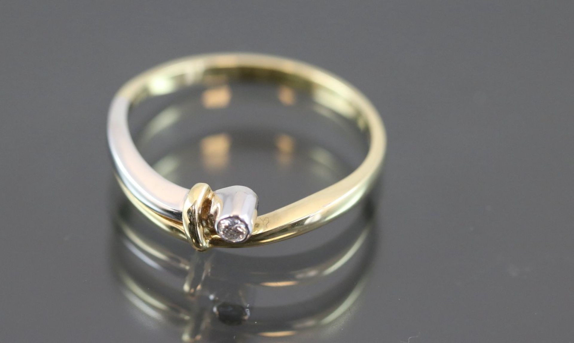 Brillant-Ring, 585 Gelbgold2,4 Gramm 1 Brillant, 0,04 ct., w/si. Ringgröße: 56Zustand: Neu-