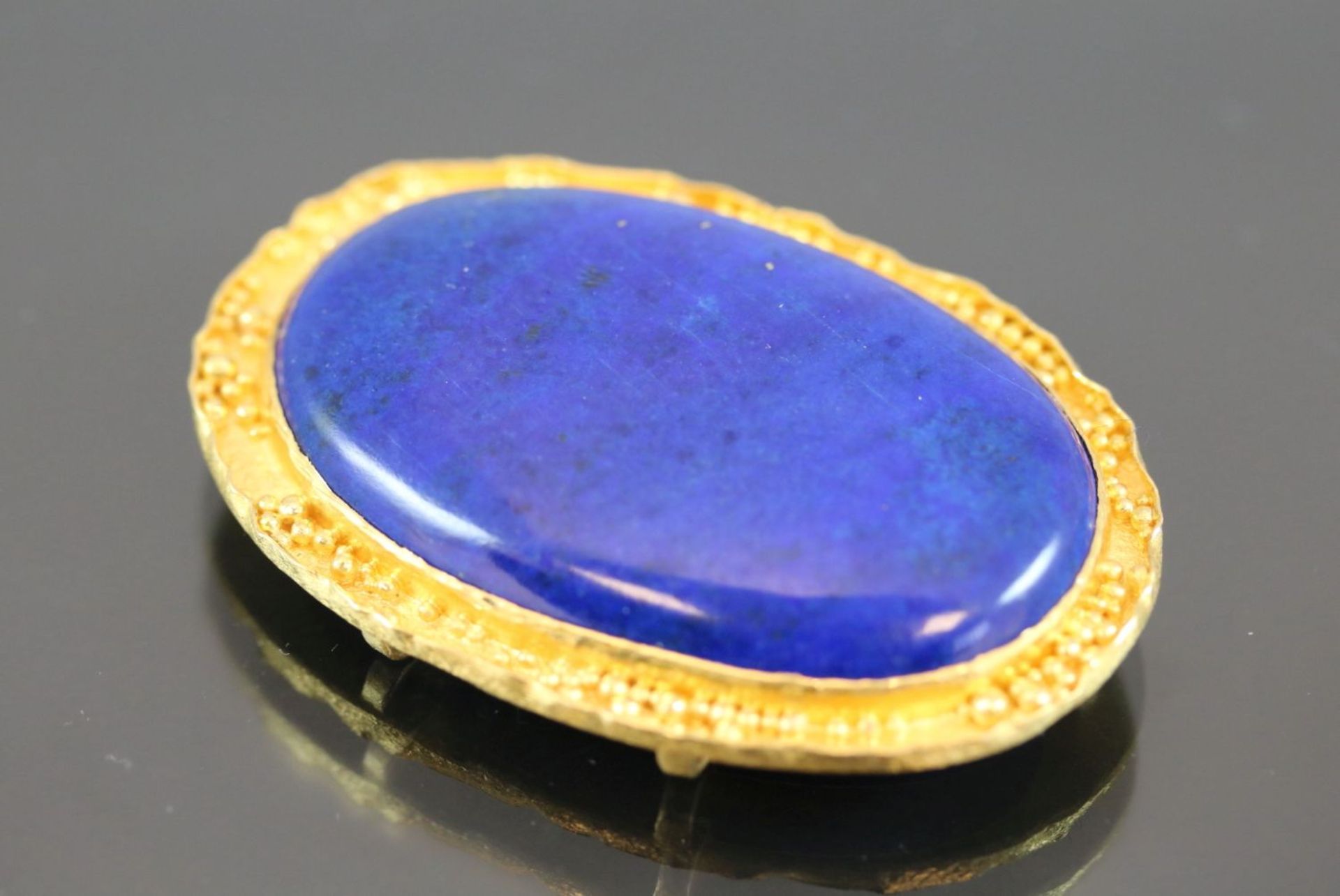 Zobel-Lapislazuli-Brosche, 750 Gelbgold25,7 Gramm Lapislazuli, Länge: 5,3 cm - Bild 2 aus 3