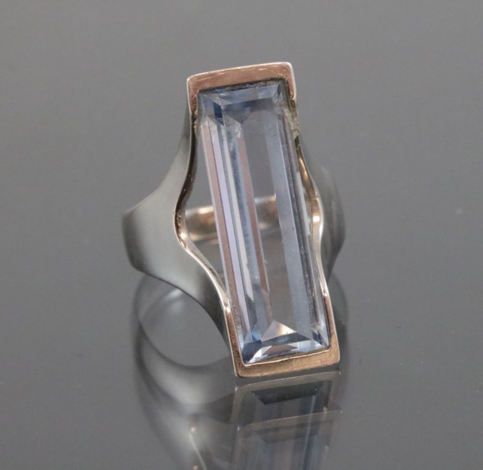 Aquamarin-Ring, 750 Weißgold6,51 Gramm 1 Aquamarin, Ringgröße: 57Breite: 0,8 cm, Länge: 2,5 cm