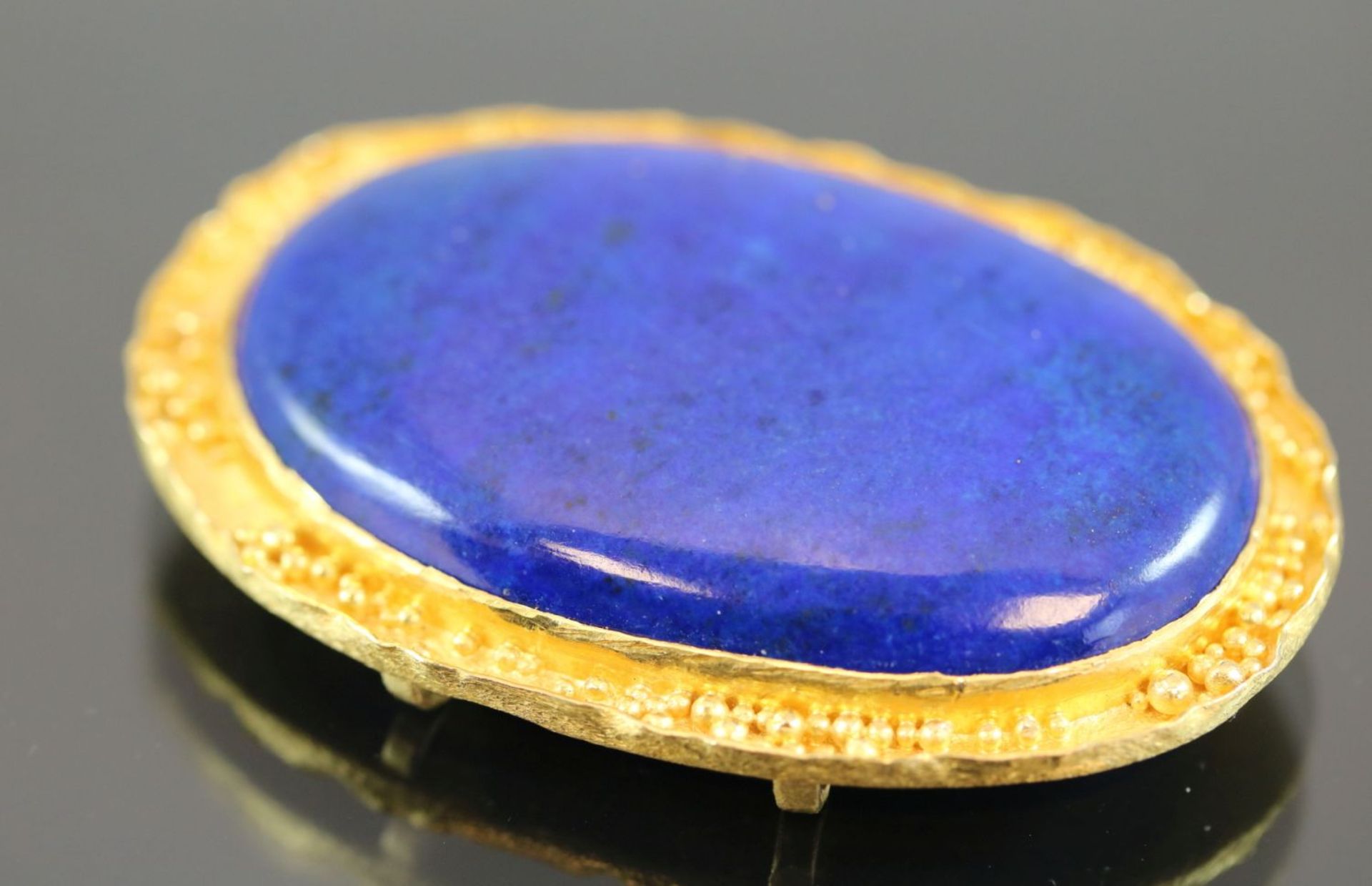 Zobel-Lapislazuli-Brosche, 750 Gelbgold25,7 Gramm Lapislazuli, Länge: 5,3 cm