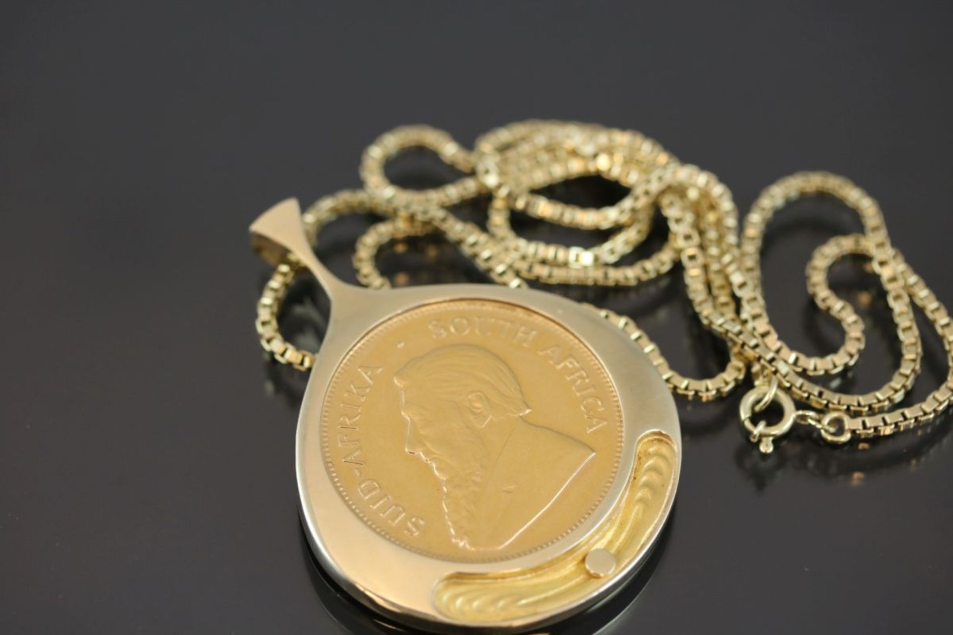 Krügerrand-Anhänger mit Kette, Feingold/585 Gelbgold58,8 Gramm