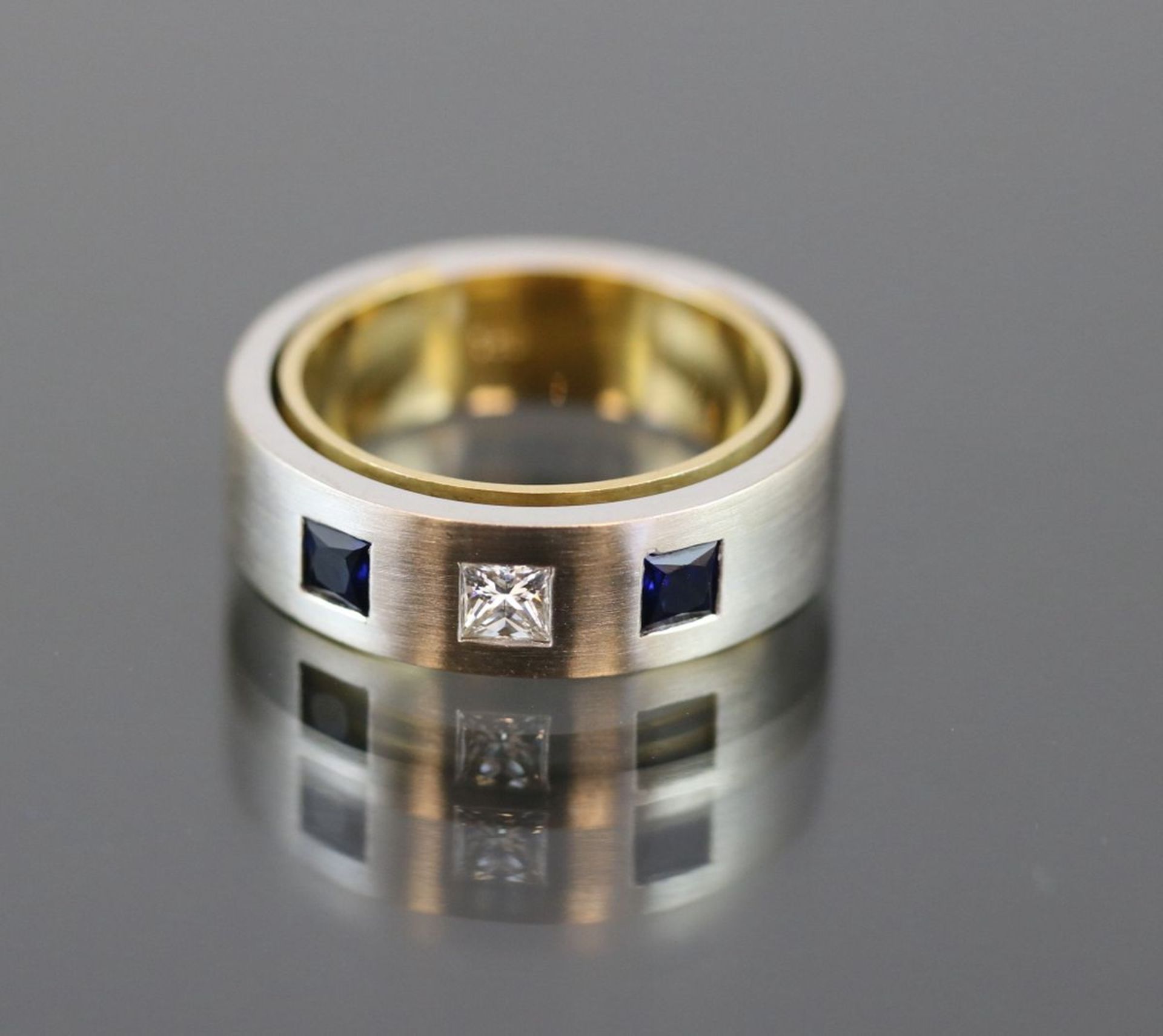 Saphir-Diamant-Ring, 750 Gold13 Gramm 1 Diamant, 0,20 ct., tw/vsi. Ringgröße: 53Schätzpreis: 2800,- - Bild 3 aus 3