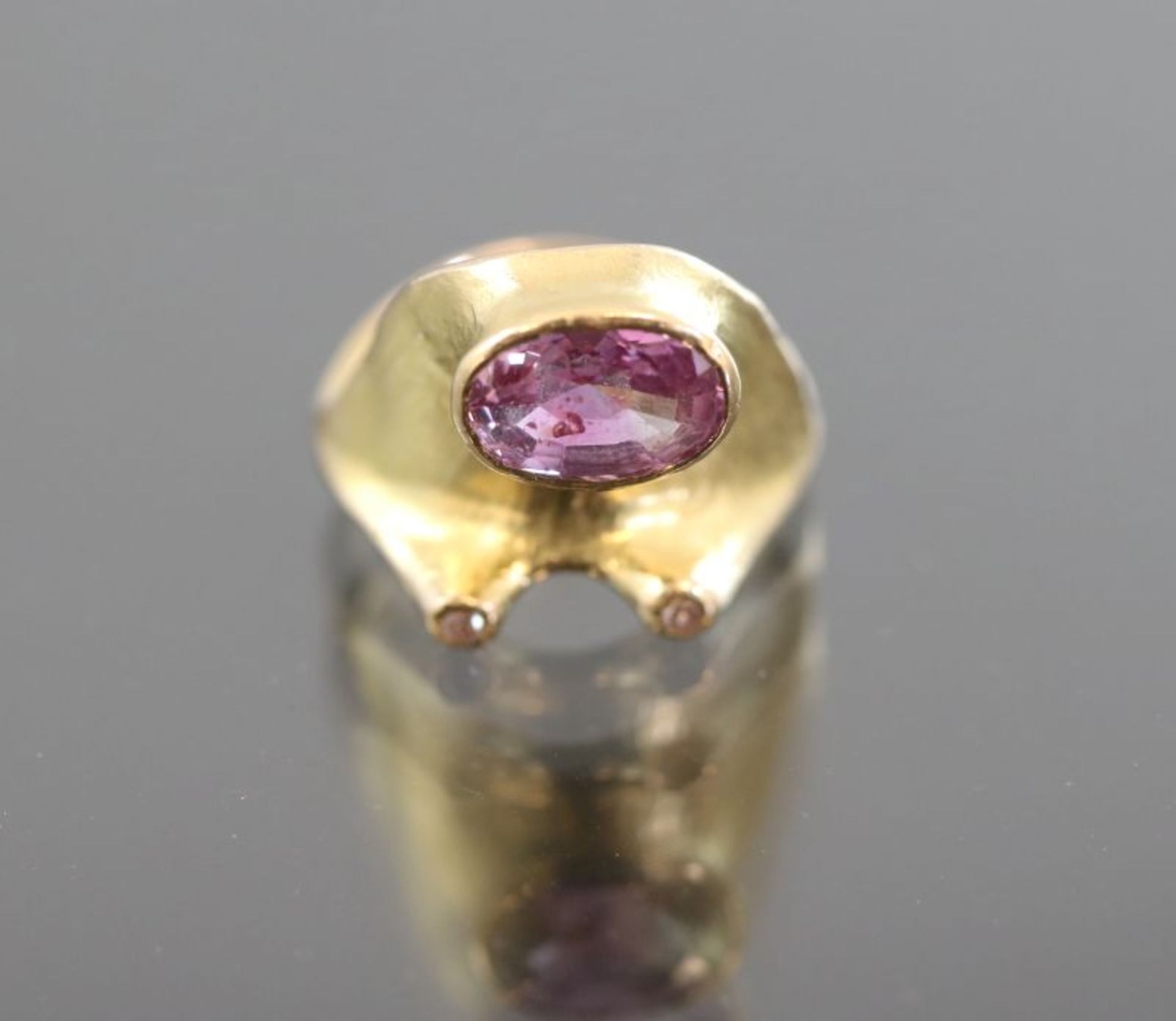 Zobel Saphir-Brillant-Ring, 750 Gold6,6 Gramm 2 Brillanten, Ringgröße: 521 pinker Saphir.