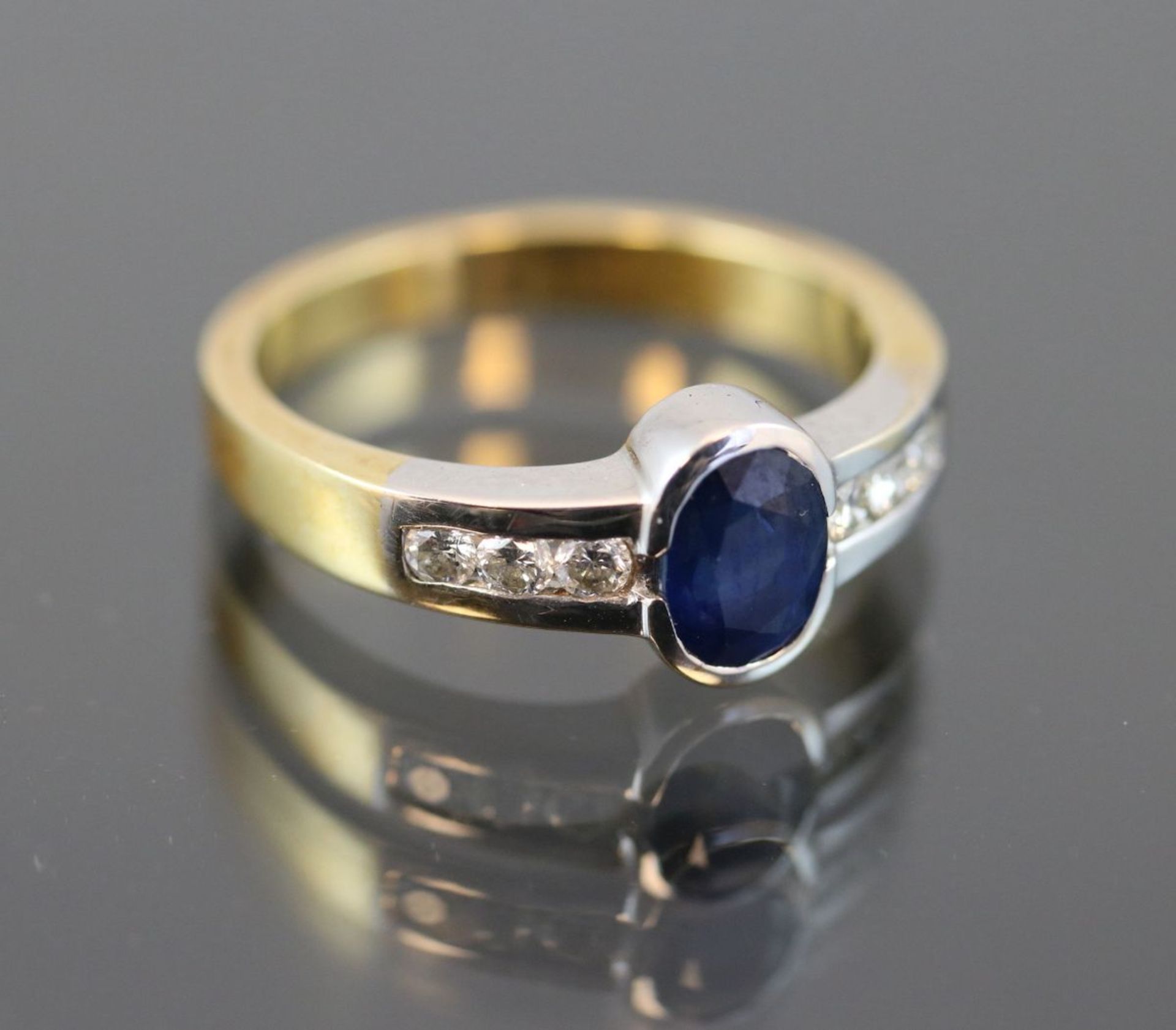 Saphir-Brillant-Ring, 750 Gold5,9 Gramm 6 Brillanten, 0,50 ct., tw/vsi. Ringgröße: 57Schätzpreis: