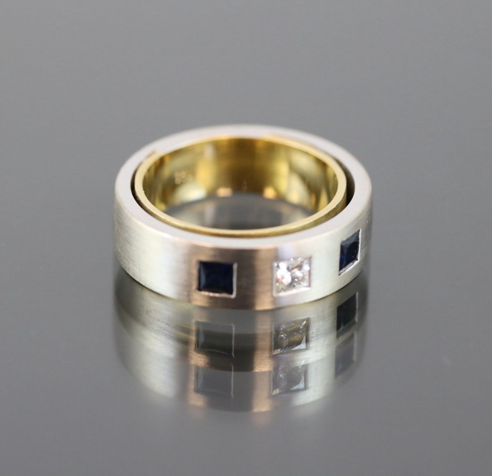 Saphir-Diamant-Ring, 750 Gold13 Gramm 1 Diamant, 0,20 ct., tw/vsi. Ringgröße: 53Schätzpreis: 2800,-