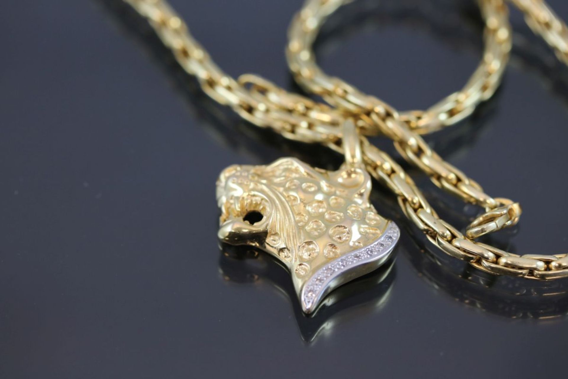 Halskette mit Leopardenkopf, 585 Gelbgold27,7 Gramm 9 Diamanten, ges. 0,09 ct. ct., w/si. Länge: - Bild 2 aus 3