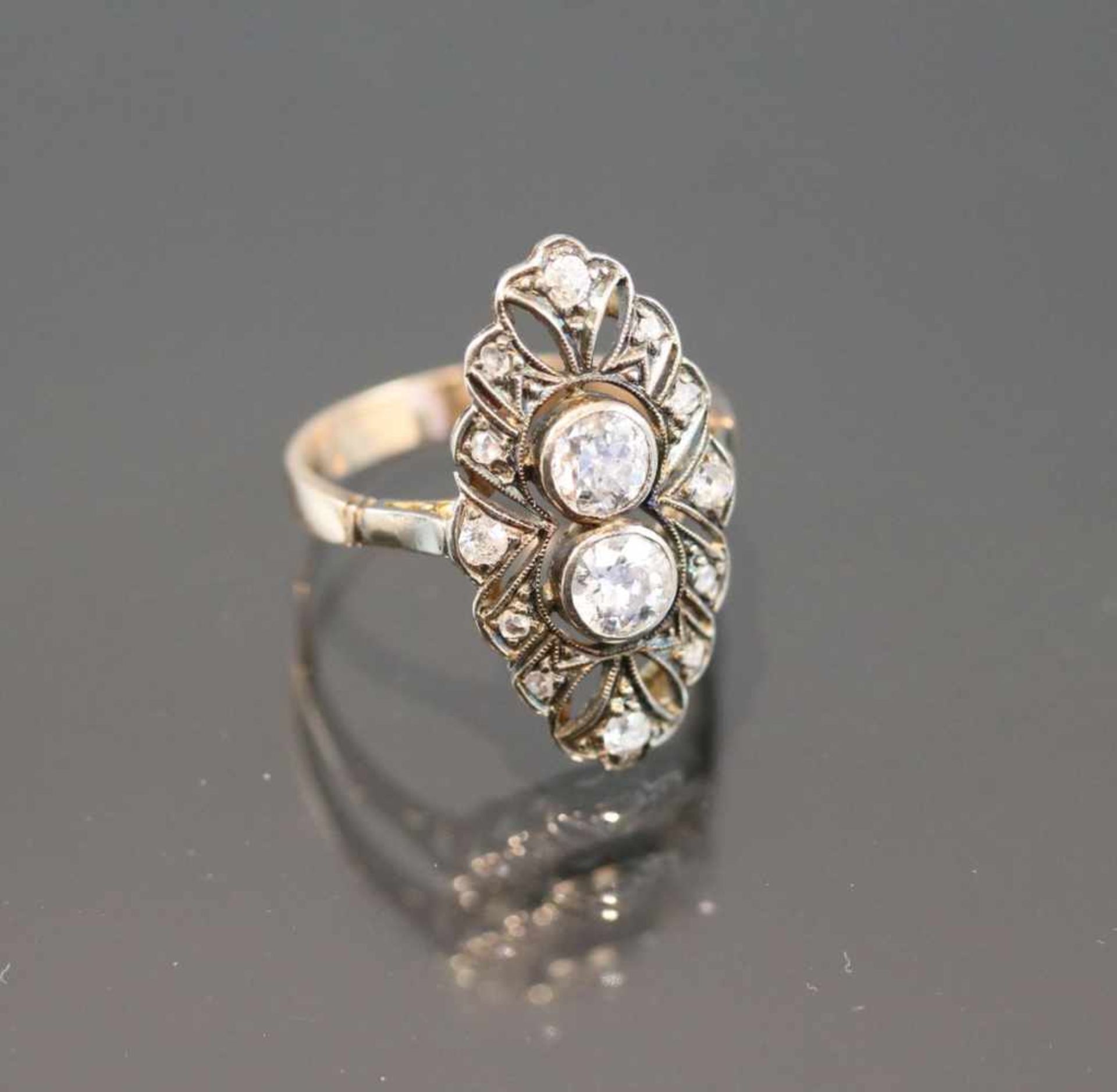 Art-Deco Diamant-Ring, 585 Gelbgold3,35 Gramm 2 Diamanten, ca. 1 ct., tc/p1. Ringgröße: - Bild 3 aus 3