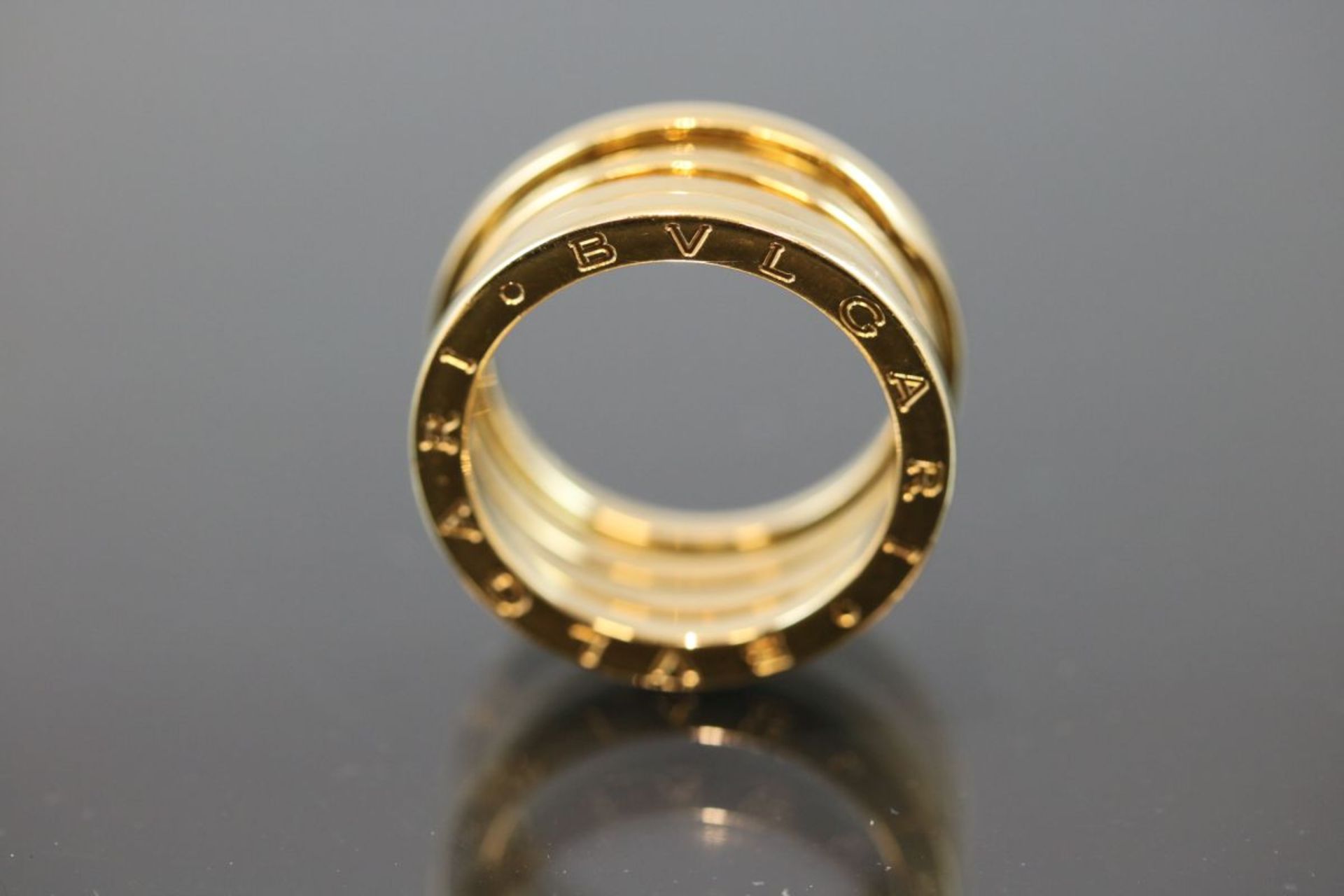Bulgari-Ring, 750 Gold11,5 Gramm Ringgröße: 57Schätzpreis: 2050,- - Bild 2 aus 3
