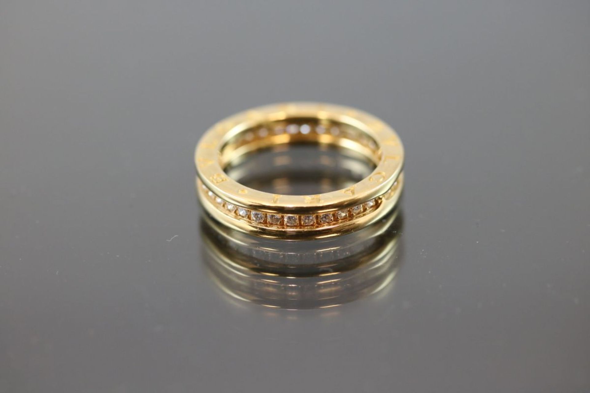 B. Zero 1-Bulgari-Brillant-Ring, 750 Gold7,3 Gramm Ringgröße: 56Schätzpreis: 5100,-