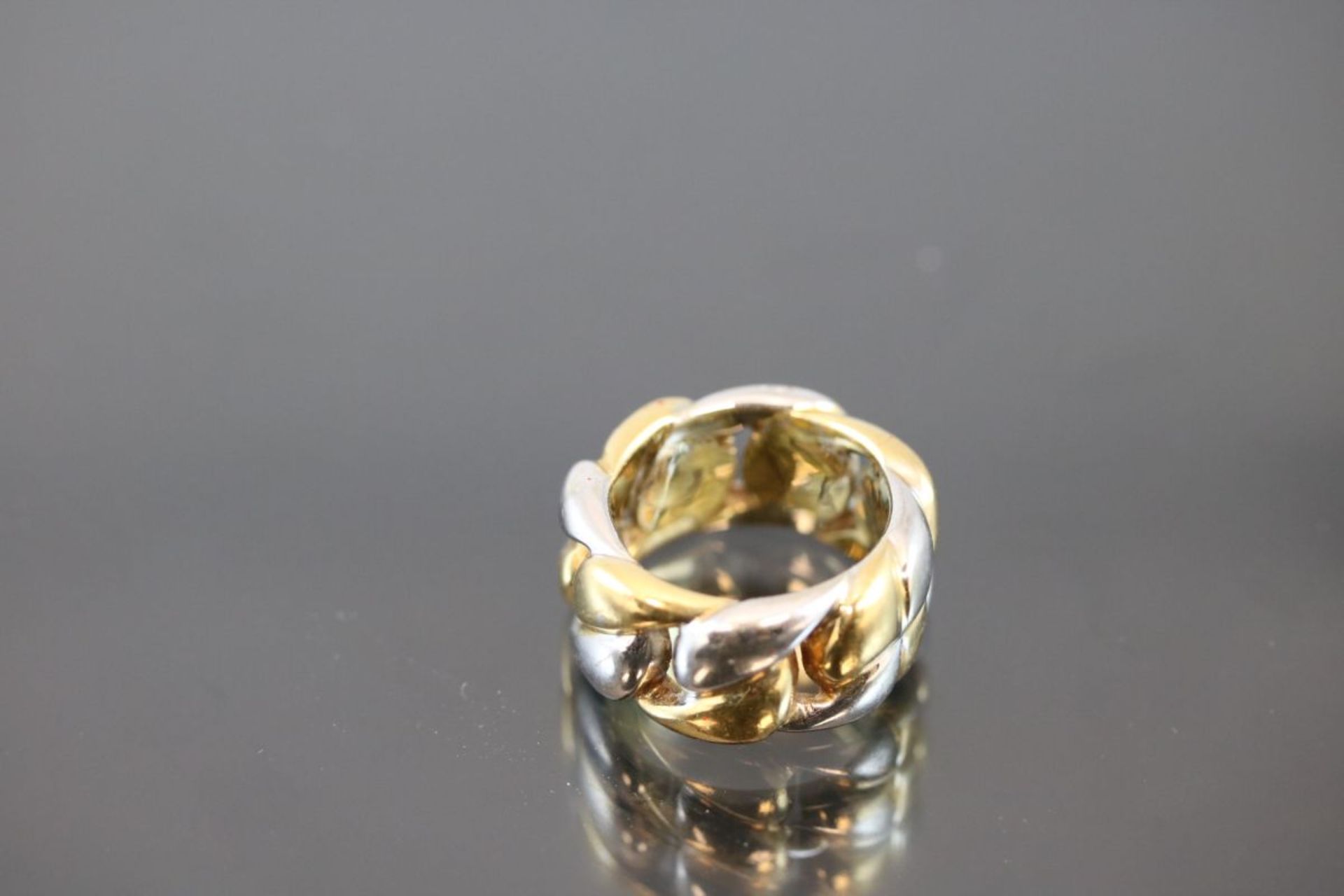 Ring, 750 Gold22,4 Gramm Ringgröße: 51Schätzpreis: 3000,- - Bild 2 aus 2