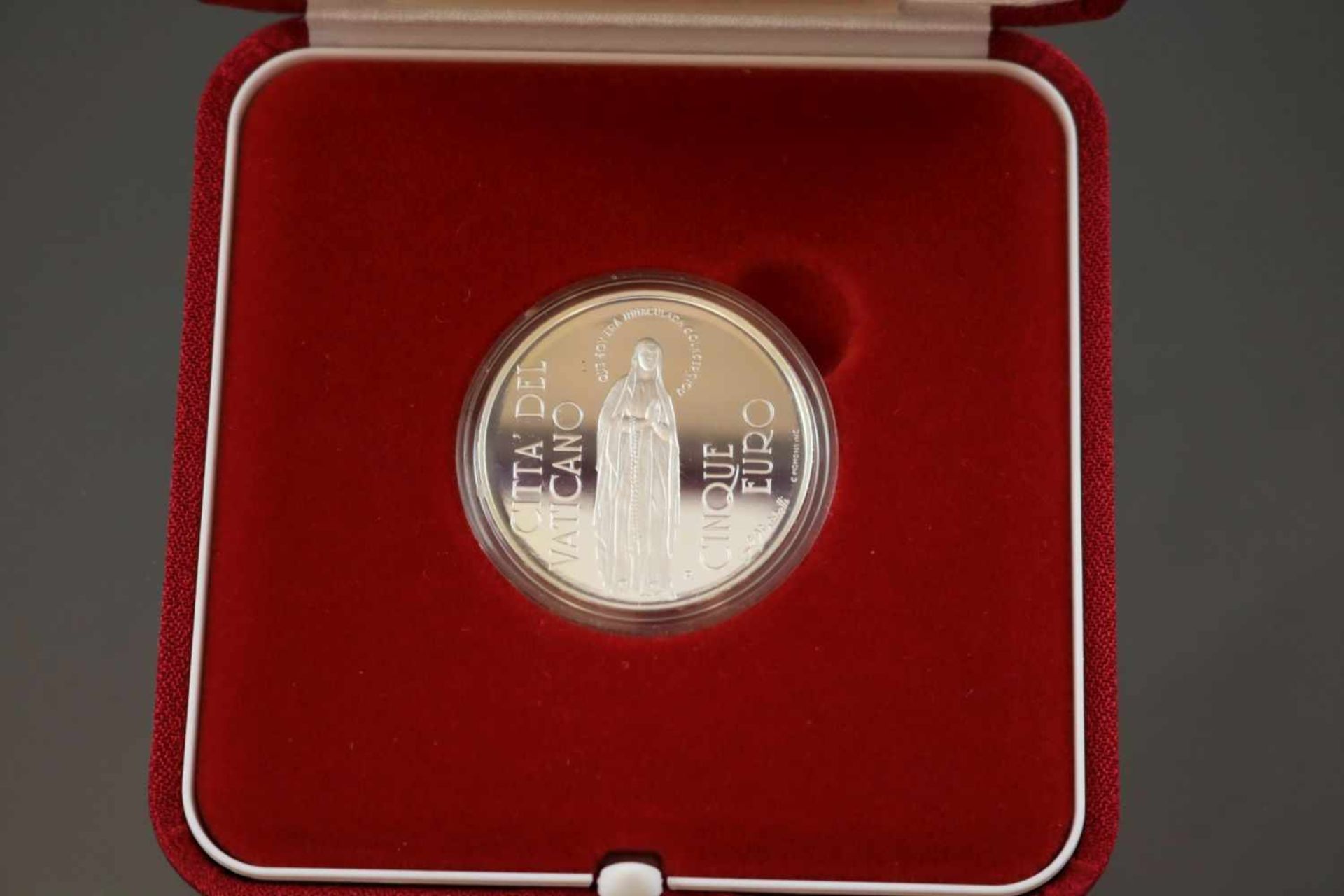 5 Euro 2004 VatikanMaterial: 925 SilberPrägebuchstabe: RGewicht: 18 Gramm Größe: 32 mm Pontifikat - Bild 2 aus 2