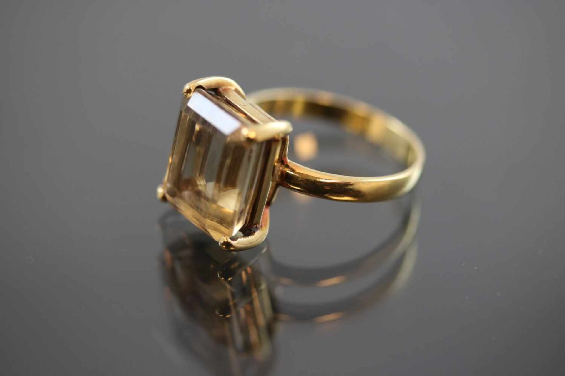 Citrin-Ring, 750 Gold5,2 Gramm 1 Citrin, Ringgröße: 57Schätzpreis: 700,- - - -25.00 % buyer's - Image 2 of 3