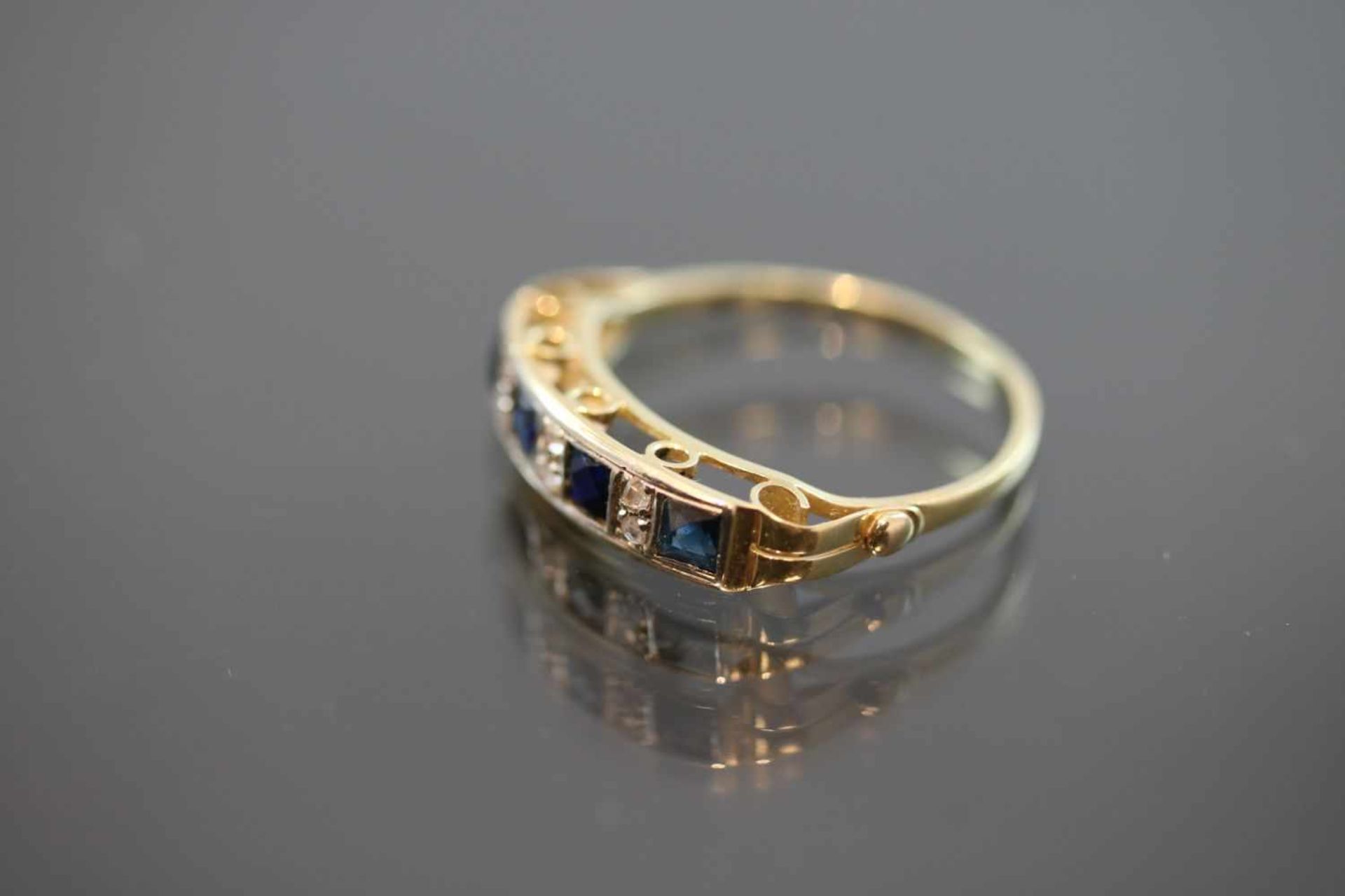 Saphir-Diamant-Ring, 585 Gold2,1 Gramm 6 Diamanten, 0,06 ct., tc/p1. Ringgröße: 56Schätzpreis: 600,- - Bild 2 aus 3