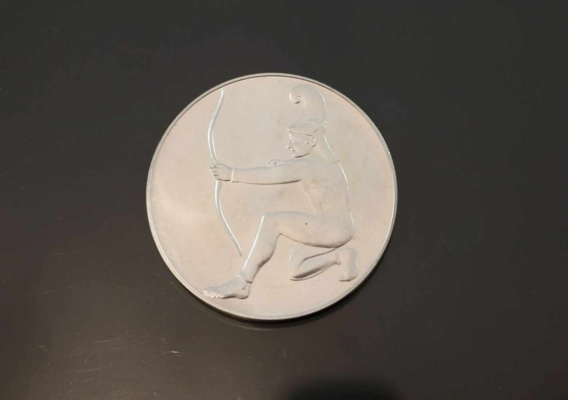 Silbermedaille 1972 SportMaterial: 925 SilberGewicht: 28 Gramm Größe: 40,2 mm Offizielle Medaille