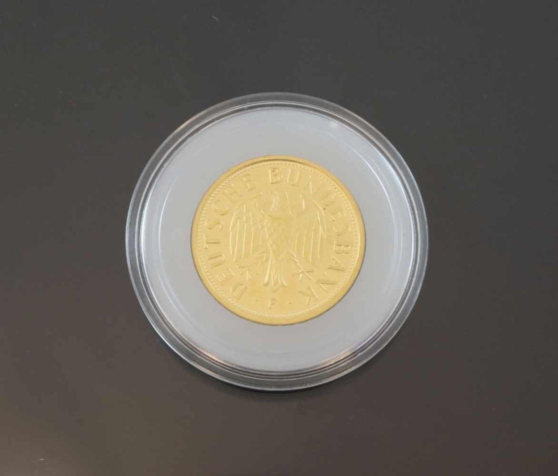 1 Münze mit einem Nennwert von 1 Deutsche MarkMaterial: 999 GoldPrägebuchstabe: FGewicht: 12 Gramm - Bild 2 aus 2