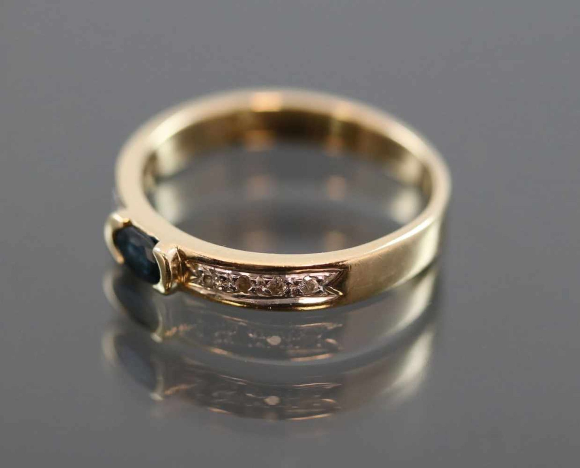 Saphir-Brillant-Ring, 585 Gelbgold2,9 Gramm 8 Brillanten, 0,08 ct., w/si. Ringgröße: - Bild 2 aus 3