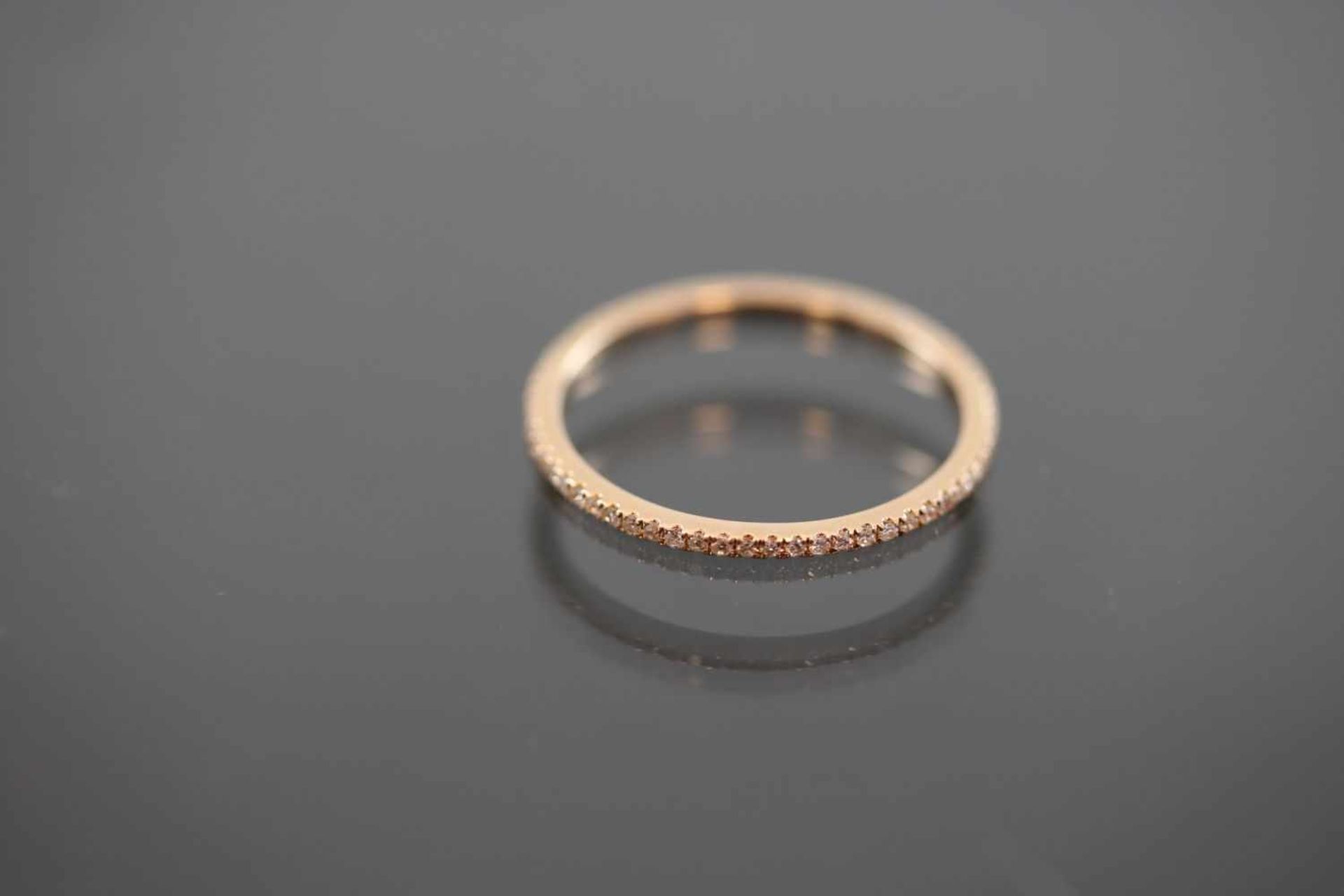 Memoire, 750 Roségold0,91 Gramm 61 Diamanten, 0,15 ct., w/si. Ringgröße: 52Zertifikat liegt in Kopie