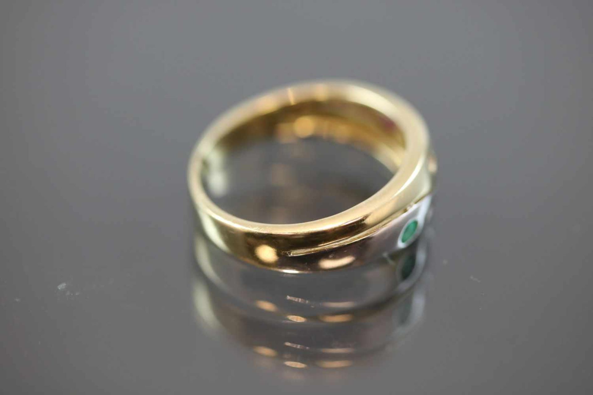 Saphir-Rubin-Smaragd-Brillant-Ring, 585 Gold3,3 Gramm 2 Brillanten, 0,02 ct., w/si. Ringgröße: - Bild 3 aus 3