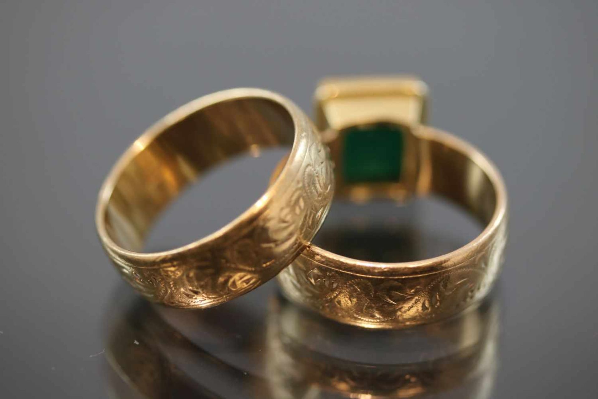 Smaragd-Ring mit Beisteckring, 333 Gold18,2 Gramm 1 Smaragd, Ringgröße: 66- - -25.00 % buyer's - Bild 3 aus 3