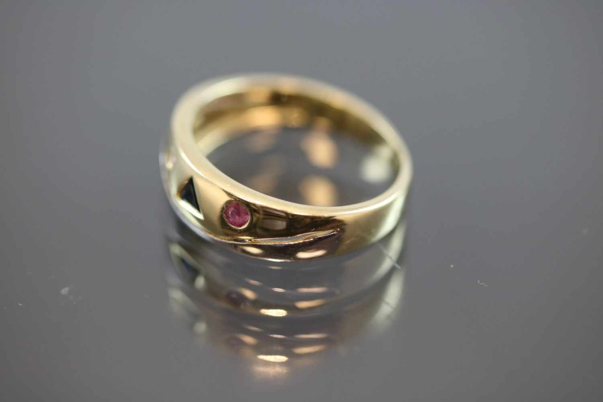Saphir-Rubin-Smaragd-Brillant-Ring, 585 Gold3,3 Gramm 2 Brillanten, 0,02 ct., w/si. Ringgröße: - Image 2 of 3