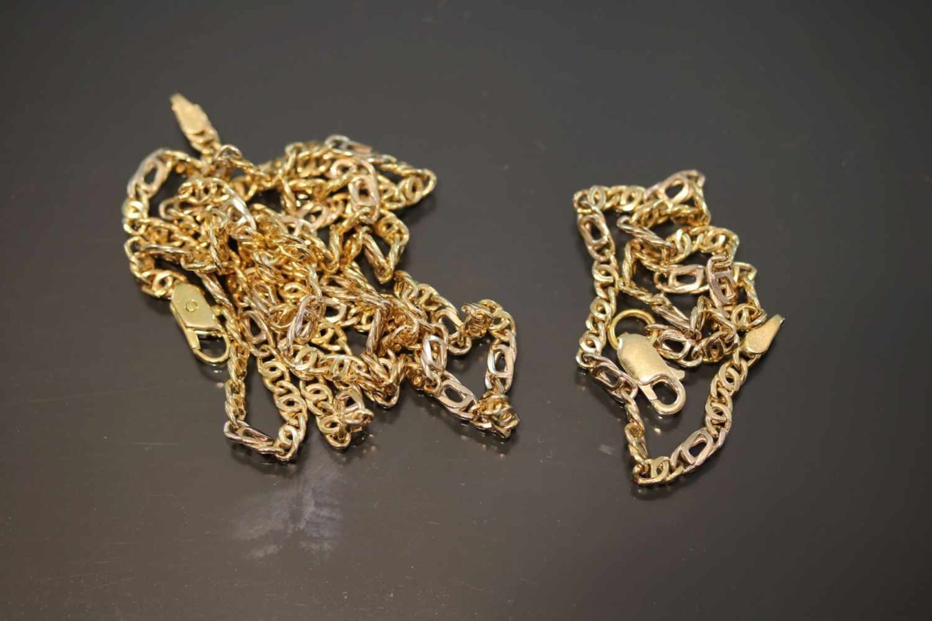 Armband/Halskette, 750 Gelbgold13,6 Gramm Schätzpreis: 1200,- - - -25.00 % buyer's premium on the