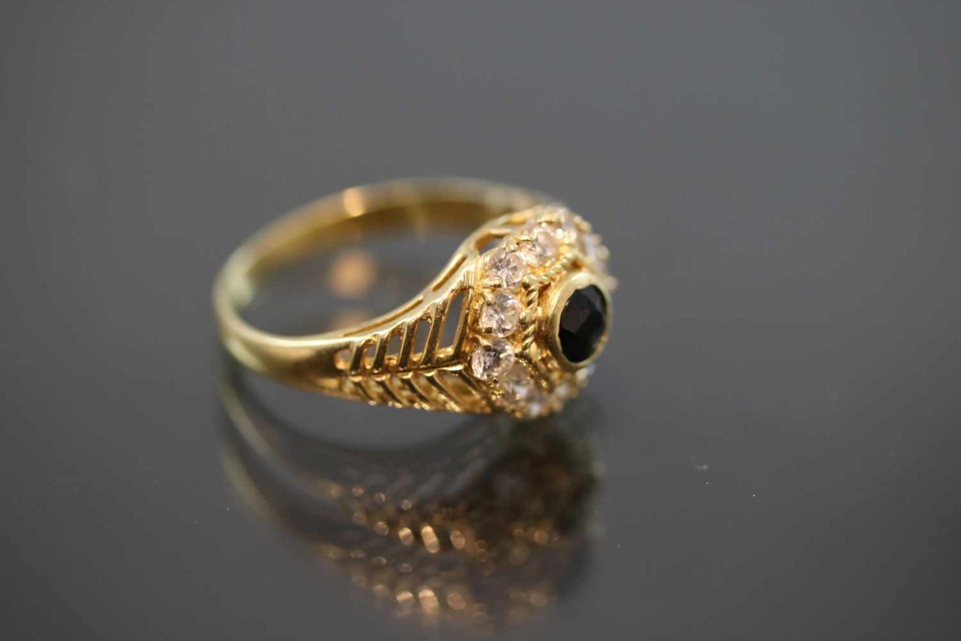 Saphir-Ring, 750 Gold4 Gramm 1 Saphir, Ringgröße: 55Zirkonias- - -25.00 % buyer's premium on the - Bild 3 aus 3