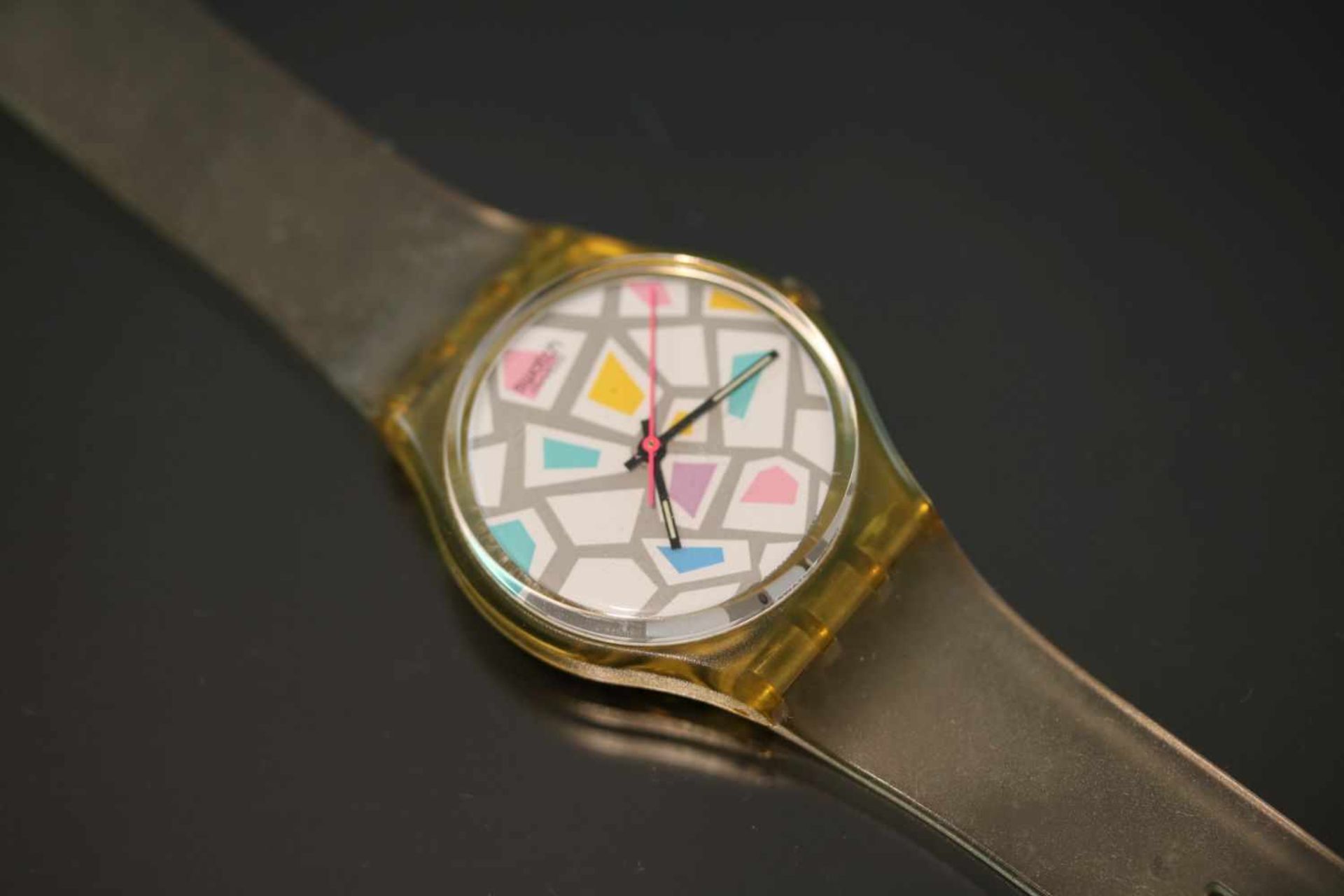 Swatch & Art-Uhr Quartz-Werk Silikon-Band Gehäusedurchmesser: 34 mm- - -25.00 % buyer's premium on