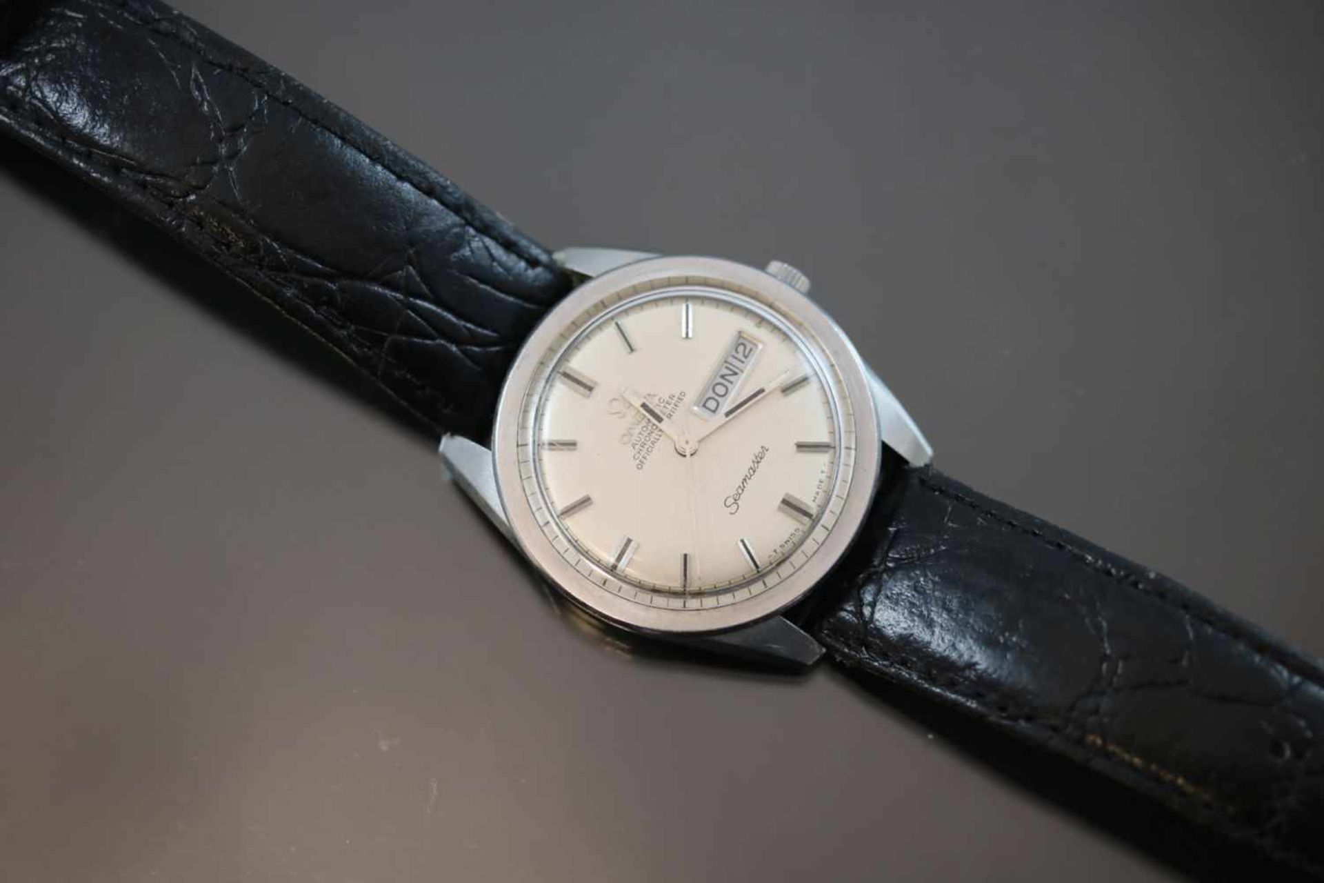 Omega Seamaster VintageWerk: AutomatikBand: LederbandFunktion: Datums- u. TagesanzeigeGehäuse Ø: 4,3