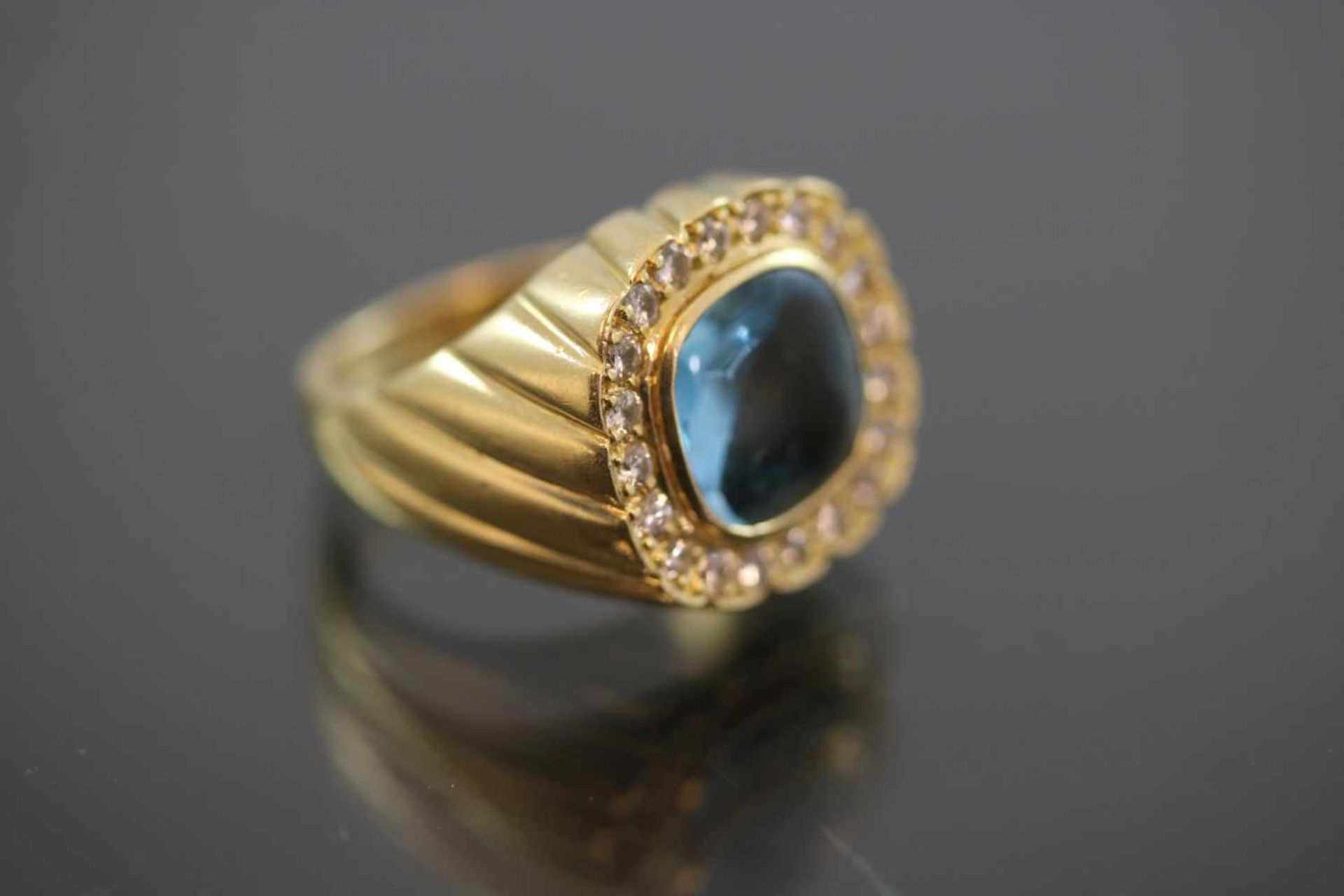 Brillant-Aquamarin-Ring, 750 Gold14,3 Gramm 20 Brillanten, 0,90 ct., w/si. Ringgröße: 54Schätzpreis: - Bild 3 aus 3