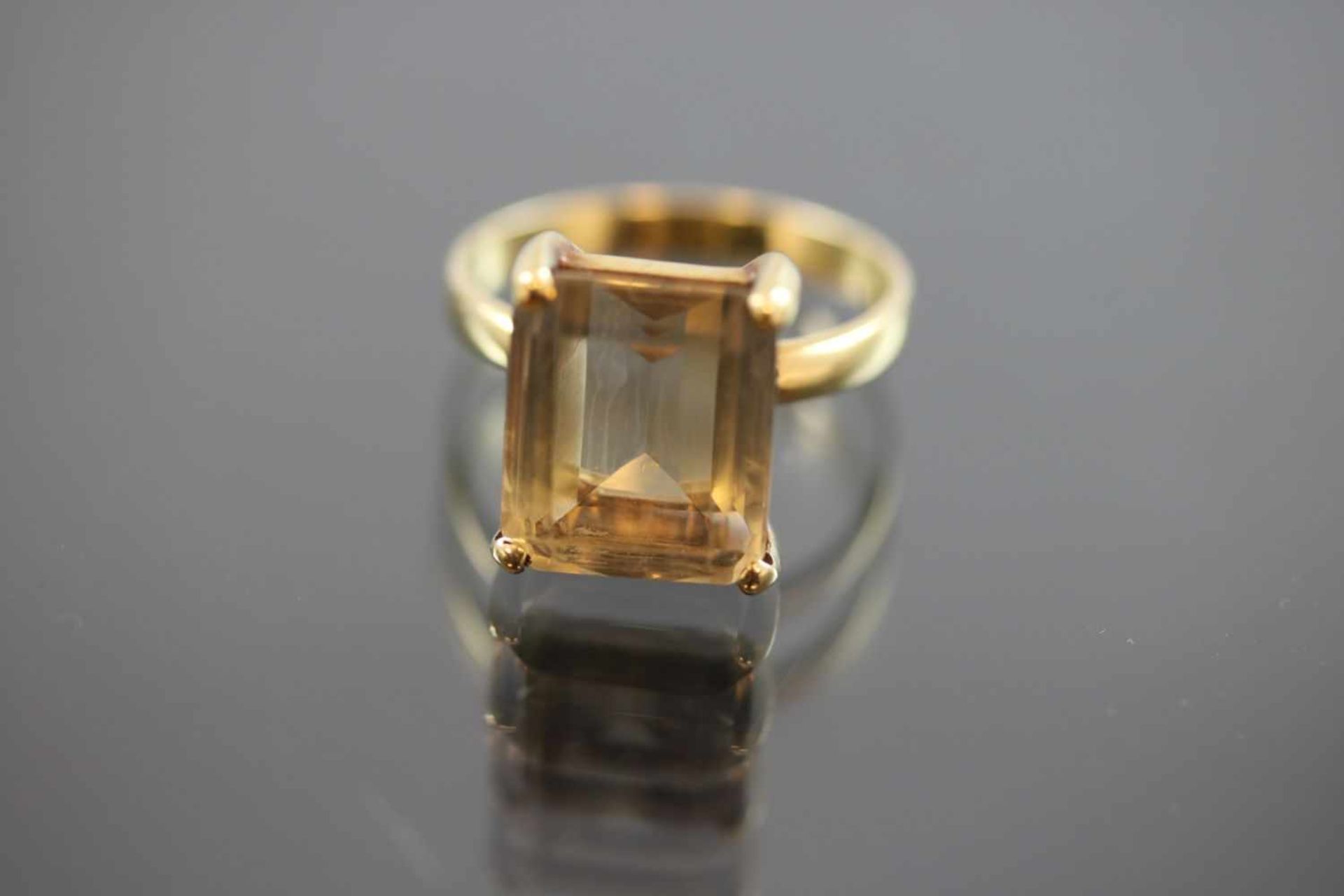 Citrin-Ring, 750 Gold5,2 Gramm 1 Citrin, Ringgröße: 57Schätzpreis: 700,- - - -25.00 % buyer's