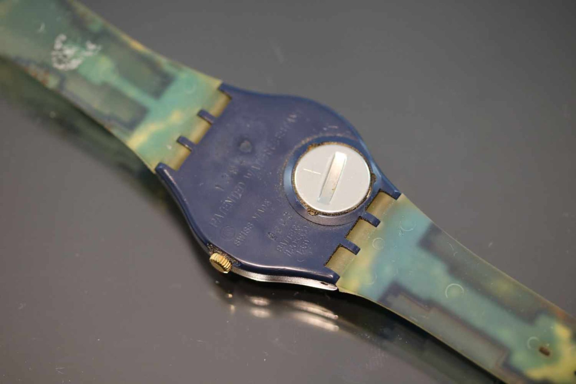 Swatch & Art-Uhr Quartz-Werk Silikon-Band Gehäusedurchmesser: 34 mm- - -25.00 % buyer's premium on - Bild 2 aus 2