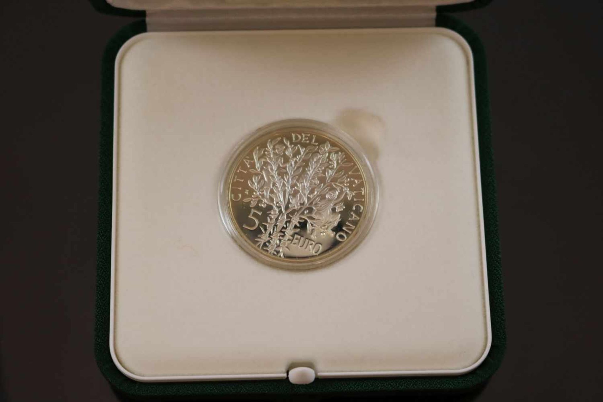 5 Euro 2005 VatikanMaterial: 925 SilberPrägebuchstabe: RGewicht: 18 Gramm Größe: 32 mm 60 Jahre - Bild 2 aus 2