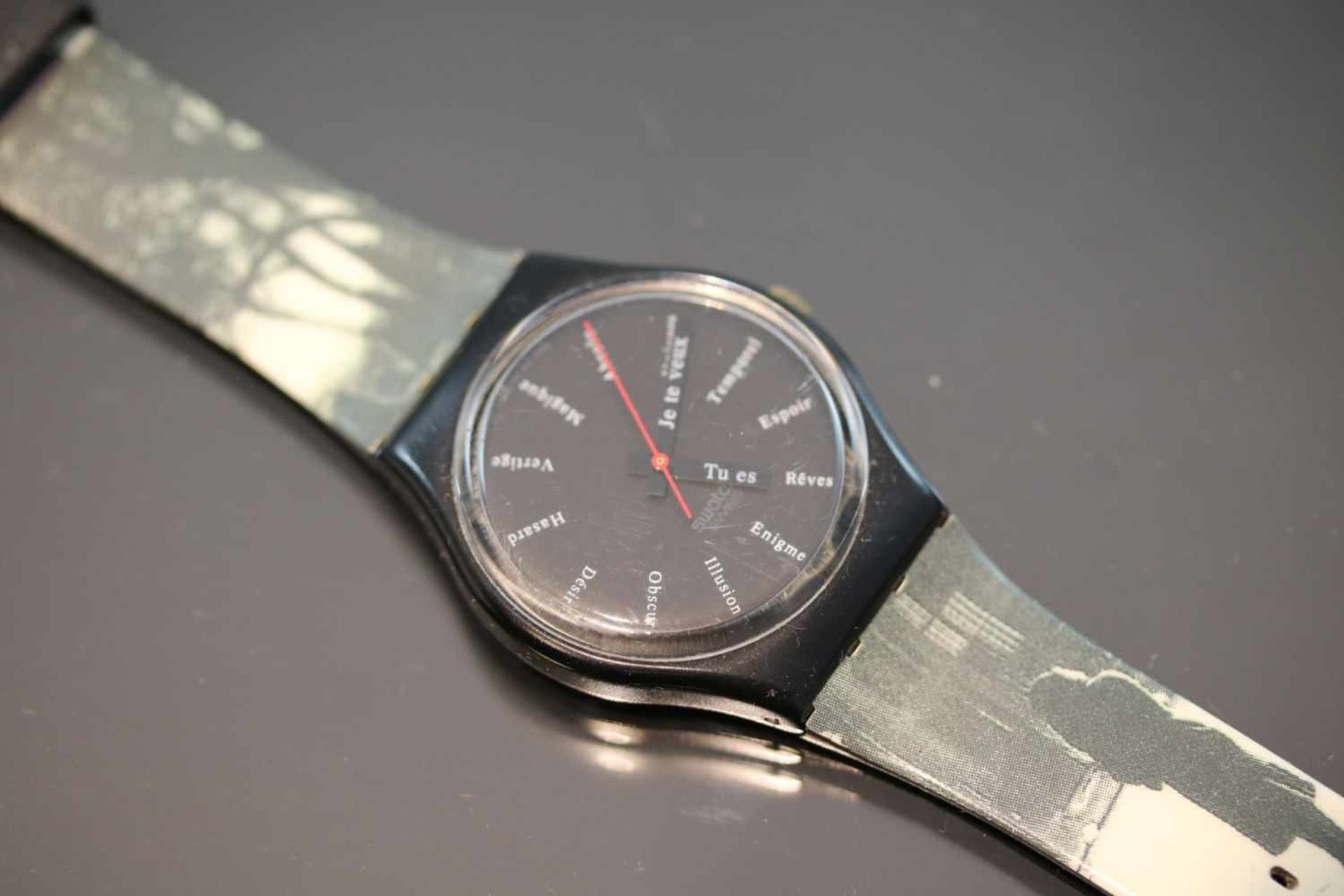 Swatch & Art-Uhr Quartz-Werk Silikon-Band Gehäusedurchmesser: 34 mm- - -25.00 % buyer's premium on