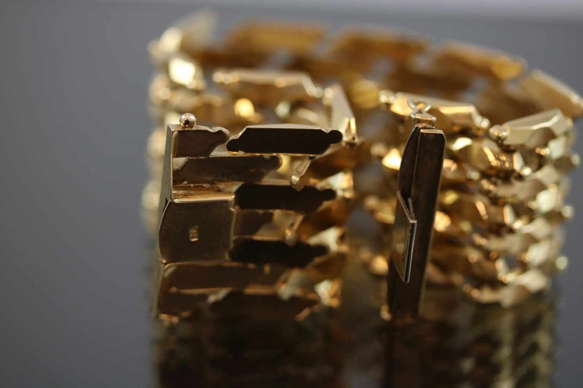 Armband, 585 Gelbgold45,9 Gramm Breite: 3 cm, Länge: 19 cm Schätzpreis: 3000,- - - -25.00 % buyer' - Bild 3 aus 3