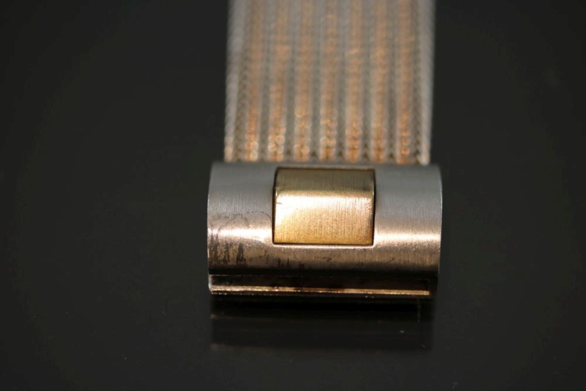 Design-Armband, Gold/Paladiun/Silber59 Gramm Breite: 2,5 cm, Länge: 18 cm Schätzpreis: 2000,- - - - - Bild 3 aus 3