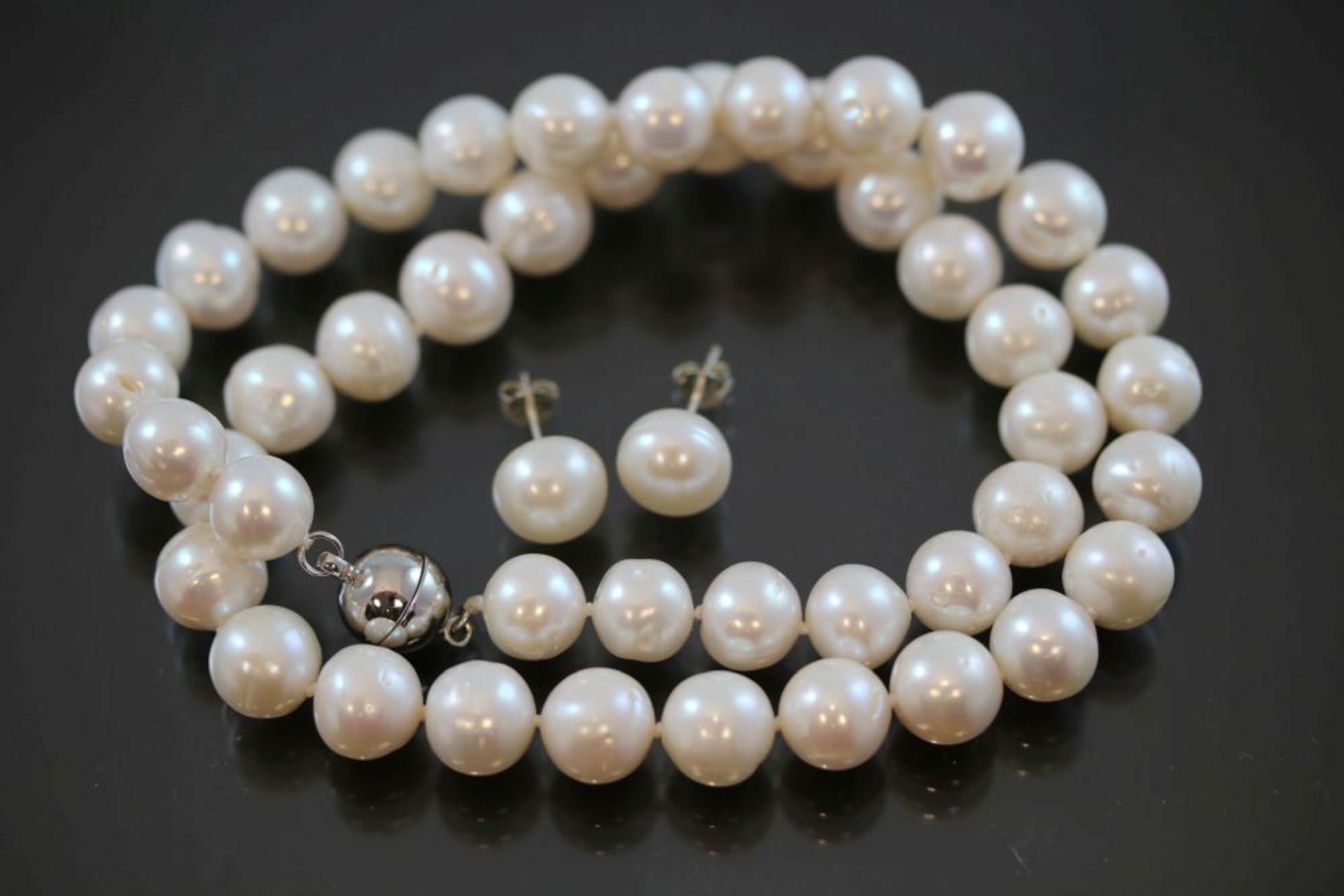 Perlen-Set, 925 Silber64 Gramm Perlen, Länge: 45 cm Set bestehend aus Ohrsteckern und Kette.