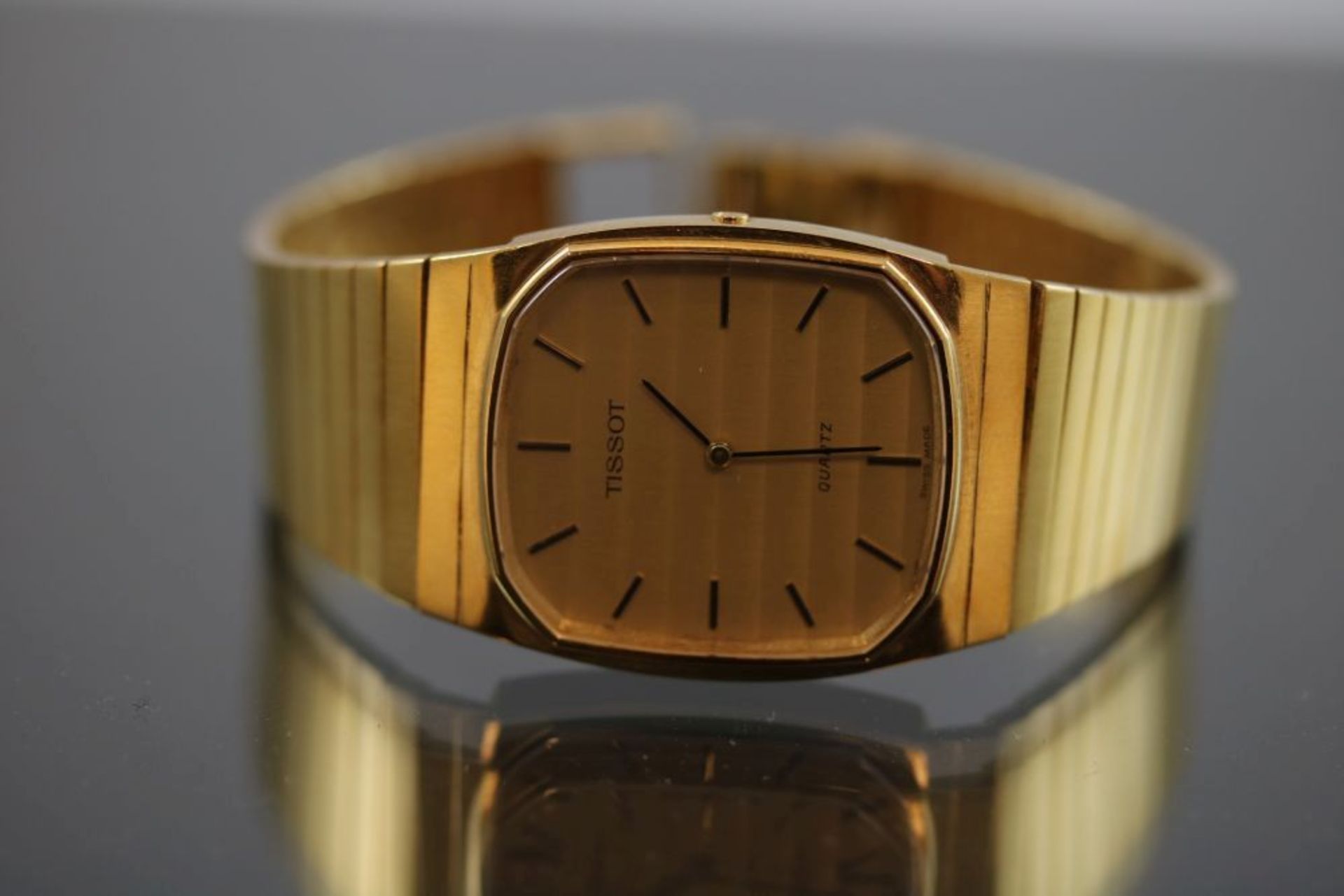 Tissot ArmbanduhrWerk: QuartzBand: 750 GoldGehäuse Ø: 3 x 3,8 cm Gewicht ges.: 91,6 Gramm - - -25.00