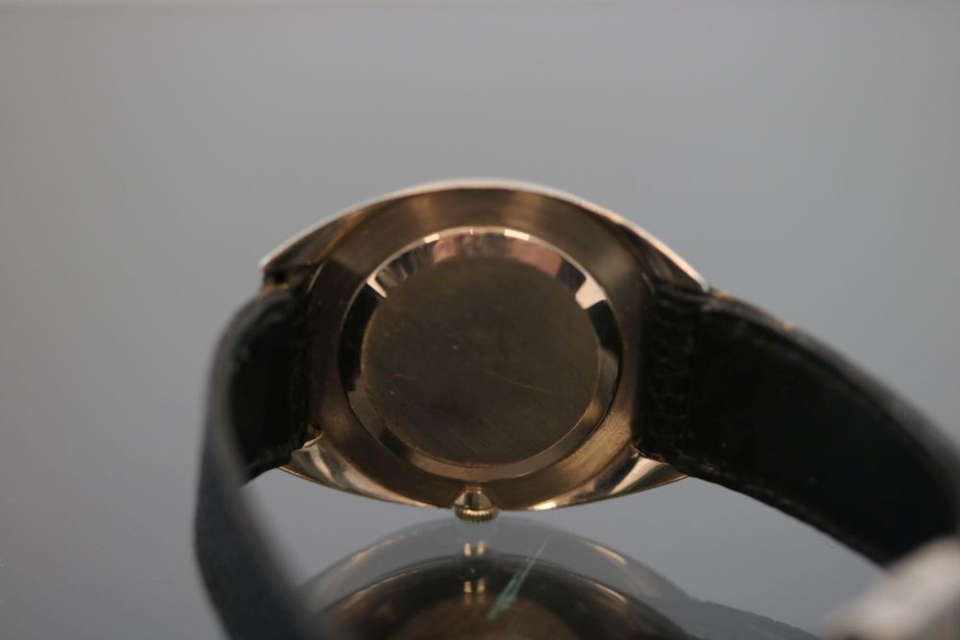 Audemar Piguet ArmbanduhrWerk: HandaufzugBand: Schwarzes LederbandFunktion: SekundenanzeigeGehäuse - Bild 2 aus 3