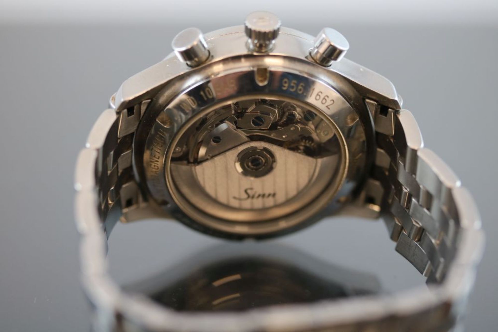 Sinn-ArmbanduhrWerk: AutomaticBand: Metallband/LederbandFunktion: ChronographGehäuse Ø: 4,0 cm - Bild 2 aus 4