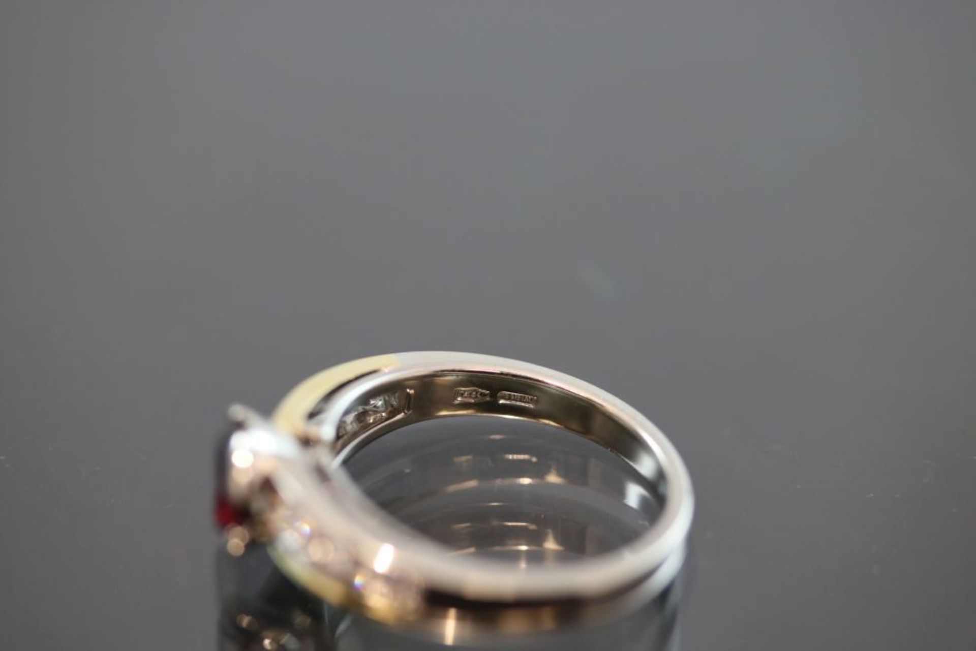Rubelith-Brillant-Ring, 750 Gold5,4 Gramm Brillanten, 0,35 ct., tw/vsi. Ringgröße: 54Rubelith 1,21 - Bild 3 aus 3