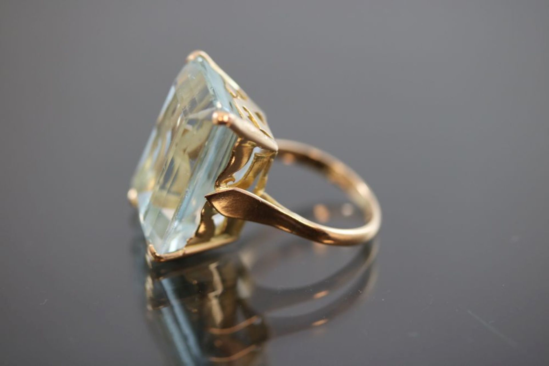 Aquamarin-Ring, 585 Gold10,3 Gramm 1 Aquamarin, Ringgröße: 53Breite: 1,5 cm, Länge: 2,2 cm - Bild 2 aus 3