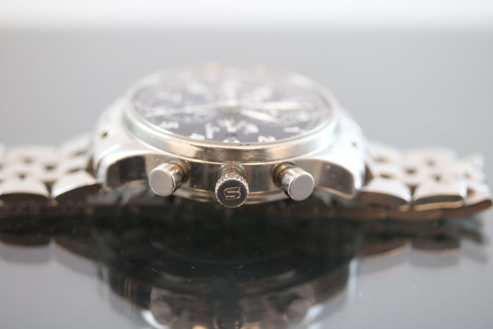 Sinn-ArmbanduhrWerk: AutomaticBand: Metallband/LederbandFunktion: ChronographGehäuse Ø: 4,0 cm - Bild 3 aus 4