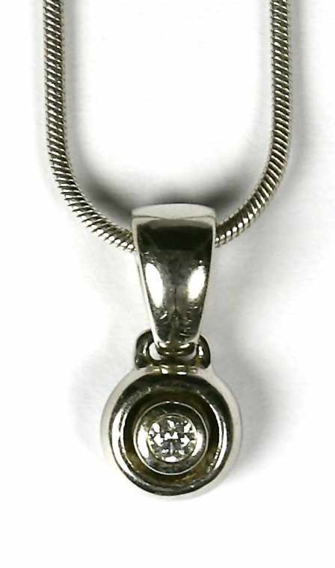 Halskette, 585er WG. mit Diamantanhänger im Brillantschliff von ca. 0,10 ct. weiß vvsi. L.: ca. 40