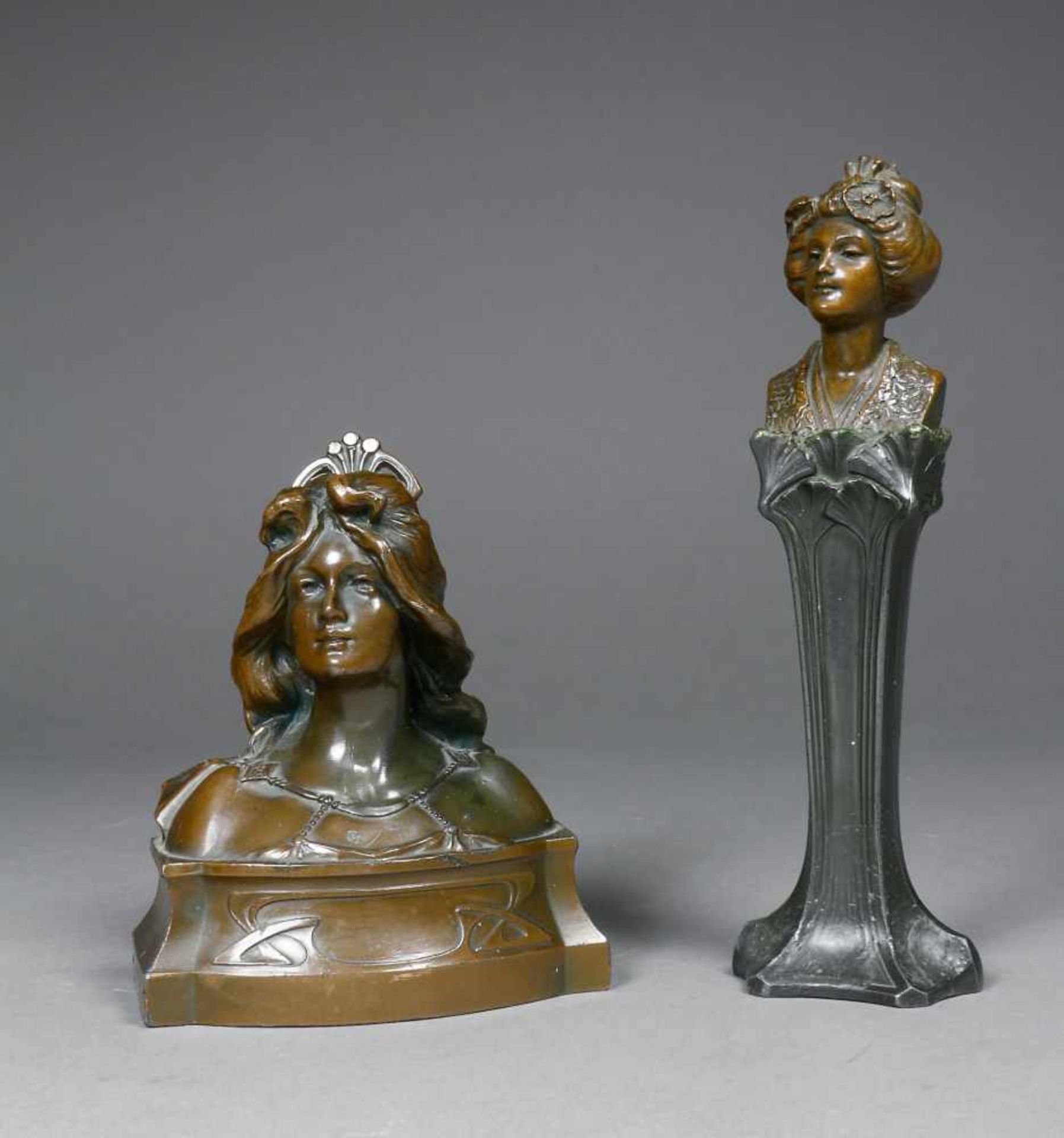 Frauenbüsten, Bronze, Jugendstil, zwei StückH 12 und 17,5 cm.