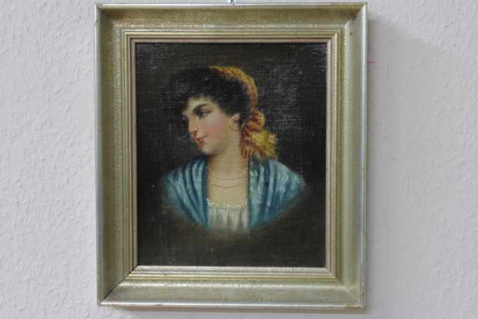 Portrait « Junge Zigeunerin »Fein gemalt Öl/Kartonverso div.handschriftlicheVermerke sowie dat.1.